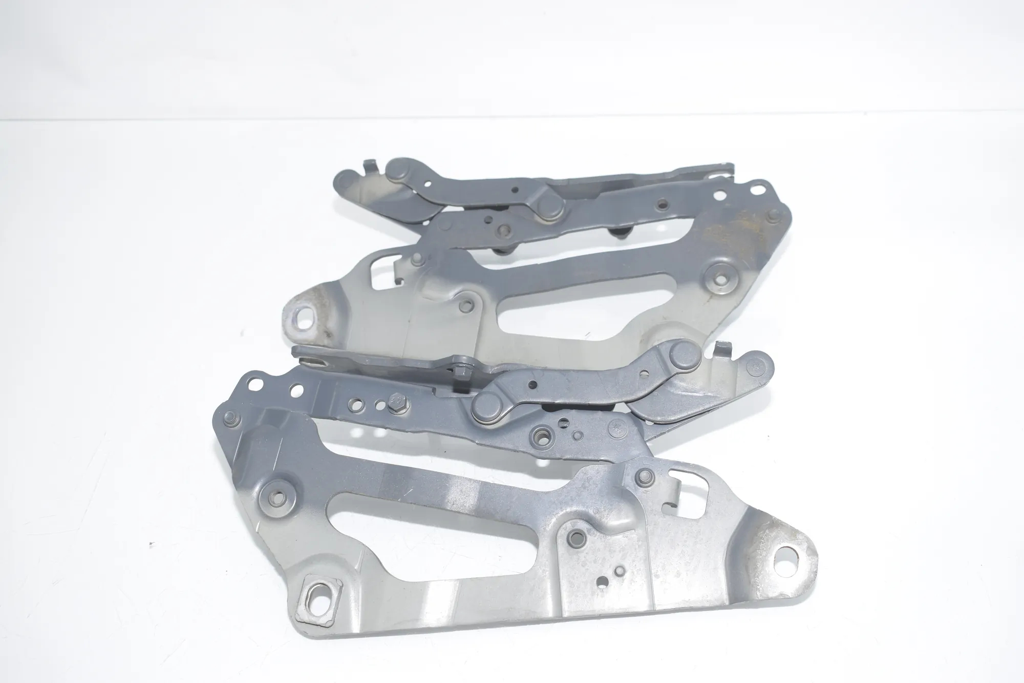 Bonnet Hood Hinge Set – OEM 7046323 · BMW 5 Gran Turismo (F07) 530 d xDrive 2010 – 4