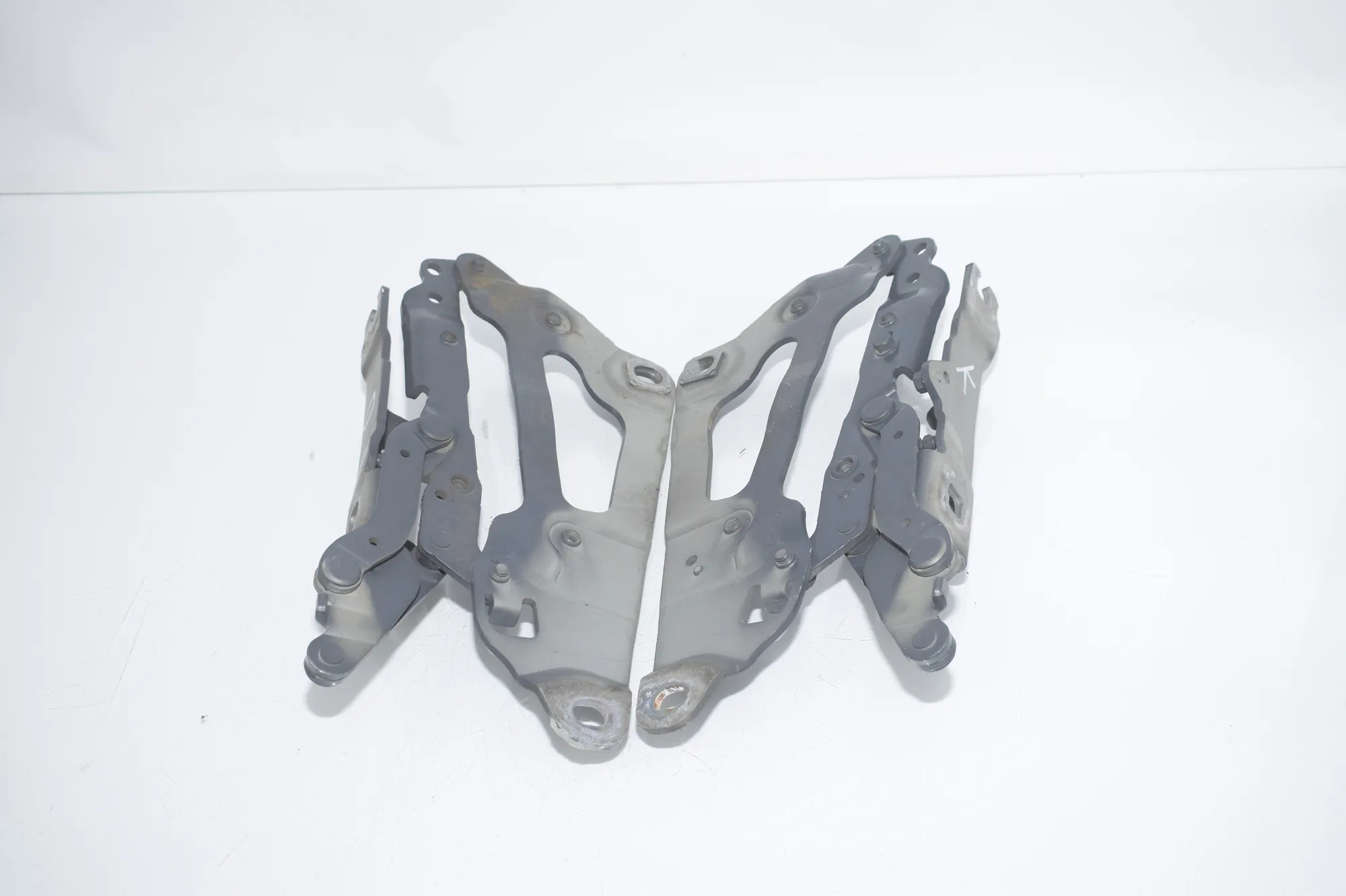 Bonnet Hood Hinge Set – OEM 7046323 · BMW 5 Gran Turismo (F07) 530 d xDrive 2010 – 3