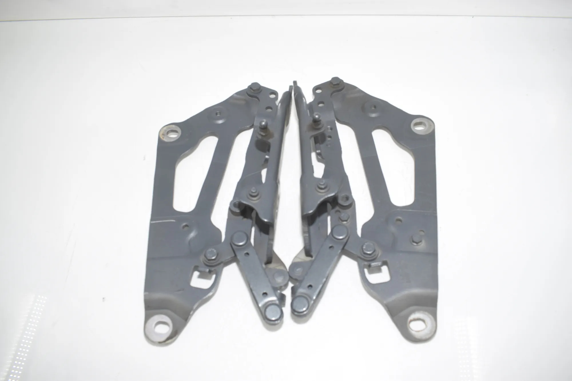 Bonnet Hood Hinge Set – OEM 7046323 · BMW 5 Gran Turismo (F07) 530 d xDrive 2010 – 2