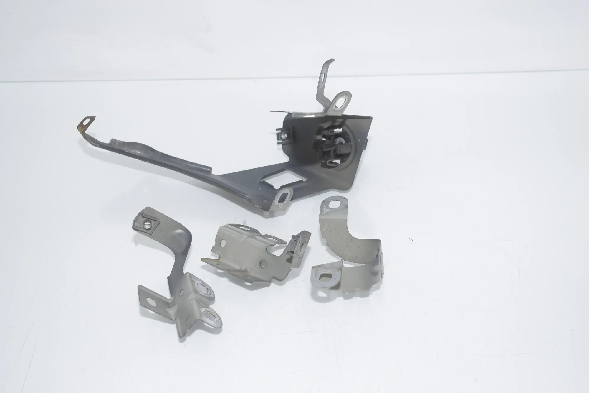 Front Right Fender Holder – OEM 7193422 · BMW 5 Gran Turismo (F07) 530 d xDrive 2010 – 3