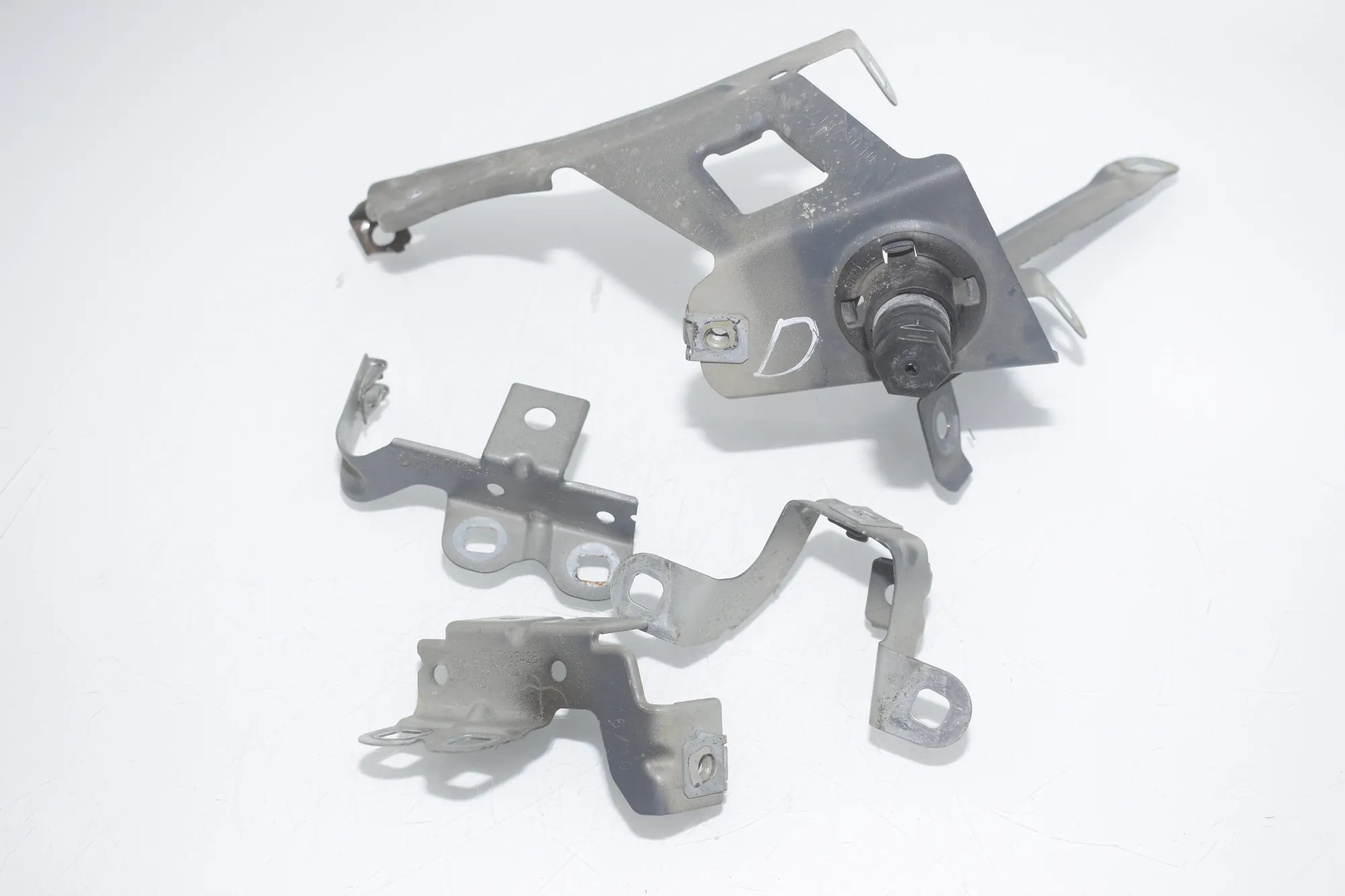 Front Right Fender Holder – OEM 7193422 · BMW 5 Gran Turismo (F07) 530 d xDrive 2010 – 2