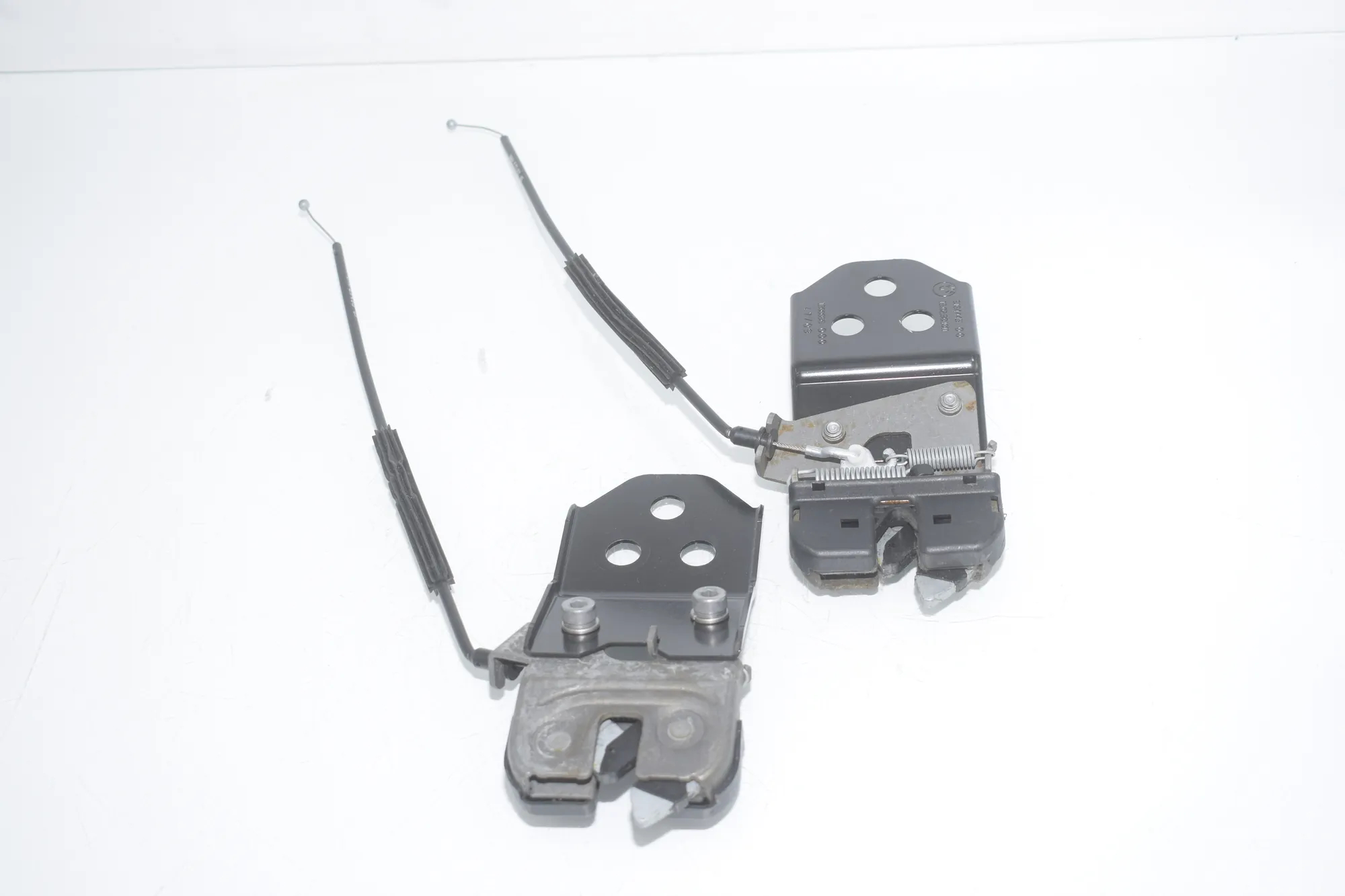 Rear Seat Backrest Lock – OEM 9164445 · BMW 5 Gran Turismo (F07) 530 d xDrive 2010