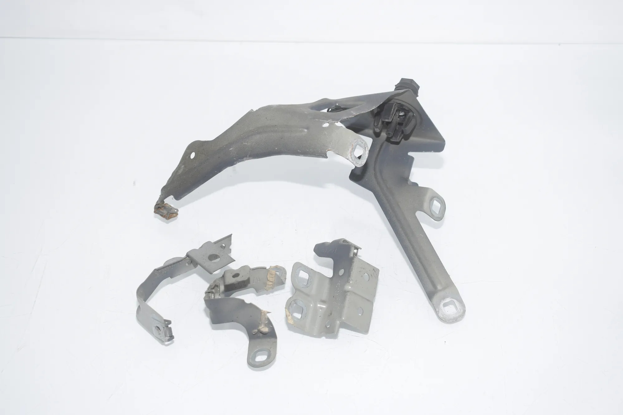 Front Left Fender Holder – OEM 7193421 · BMW 5 Gran Turismo (F07) 530 d xDrive 2010