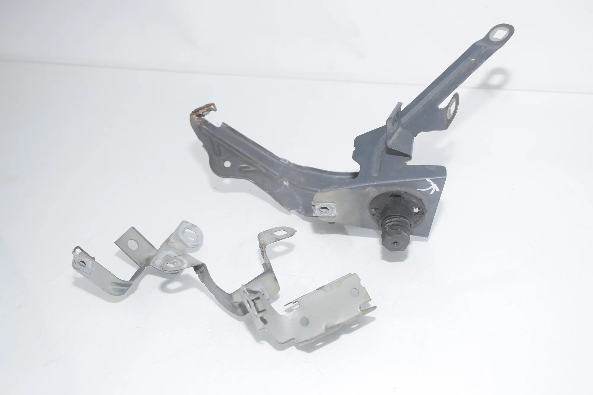 Front Left Fender Holder – OEM 7193421 · BMW 5 Gran Turismo (F07) 530 d xDrive 2010 – 3