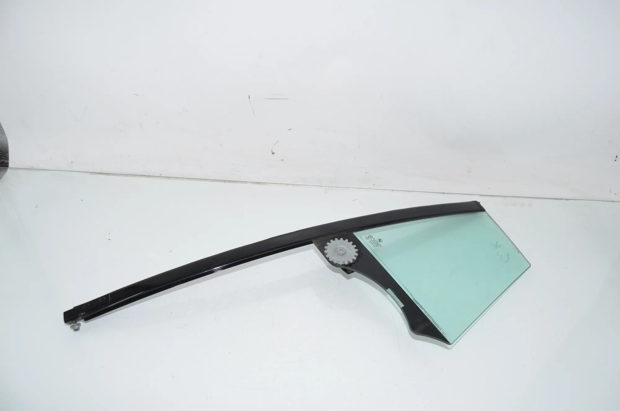 Rear Left Quarter Window – OEM 7197885 · BMW 5 Gran Turismo (F07) 530 d xDrive 2010 – 3