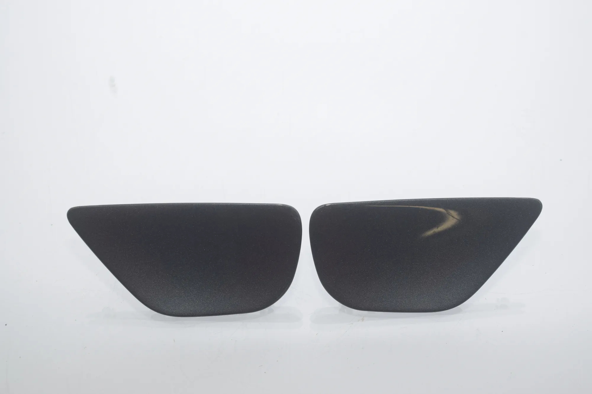 Right Side Headlight Washer Cover Cap – OEM 7200756 · BMW 5 Gran Turismo (F07) 530 d xDrive 2010 – 3