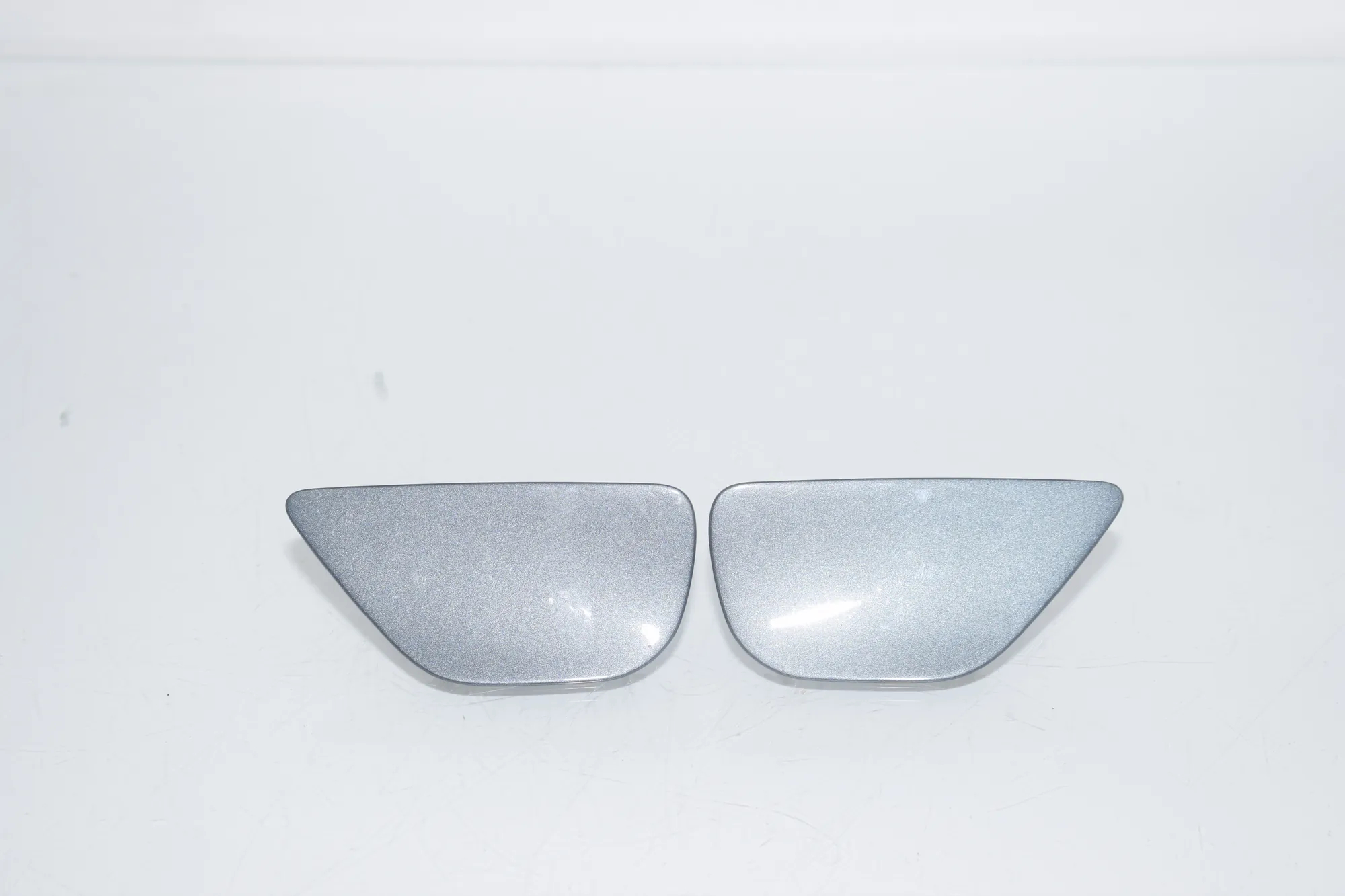 Right Side Headlight Washer Cover Cap – OEM 7200756 · BMW 5 Gran Turismo (F07) 530 d xDrive 2010 – 2