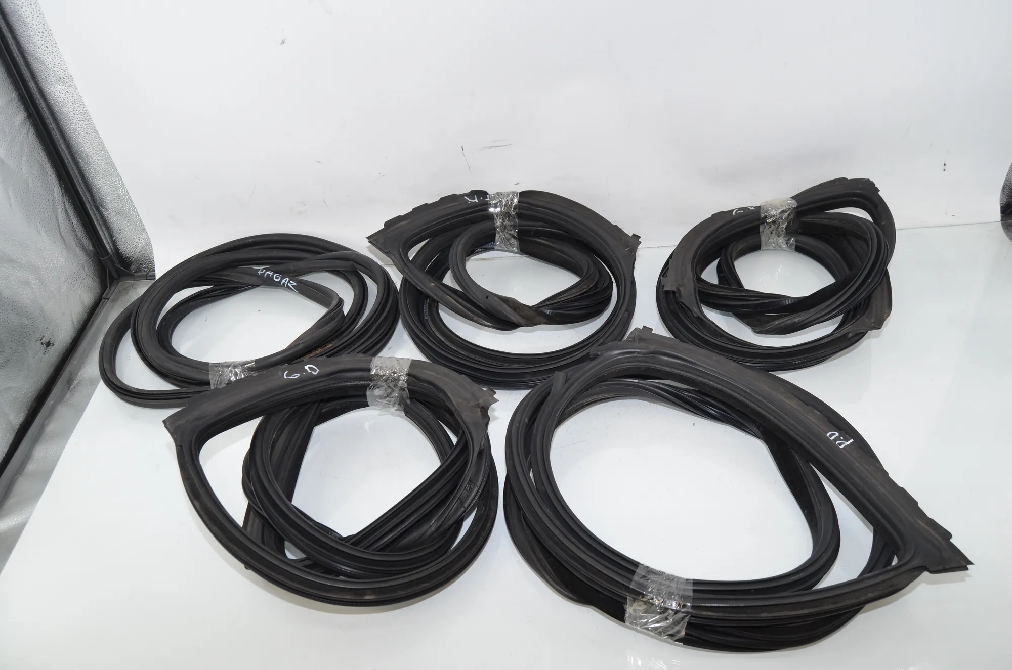 Front Right Door Seal Rubber – OEM 7226396 · BMW 5 Gran Turismo (F07) 530 d xDrive 2010