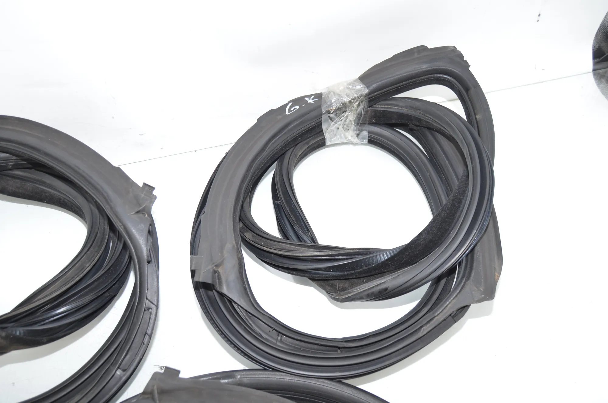 Front Right Door Seal Rubber – OEM 7226396 · BMW 5 Gran Turismo (F07) 530 d xDrive 2010 – 4