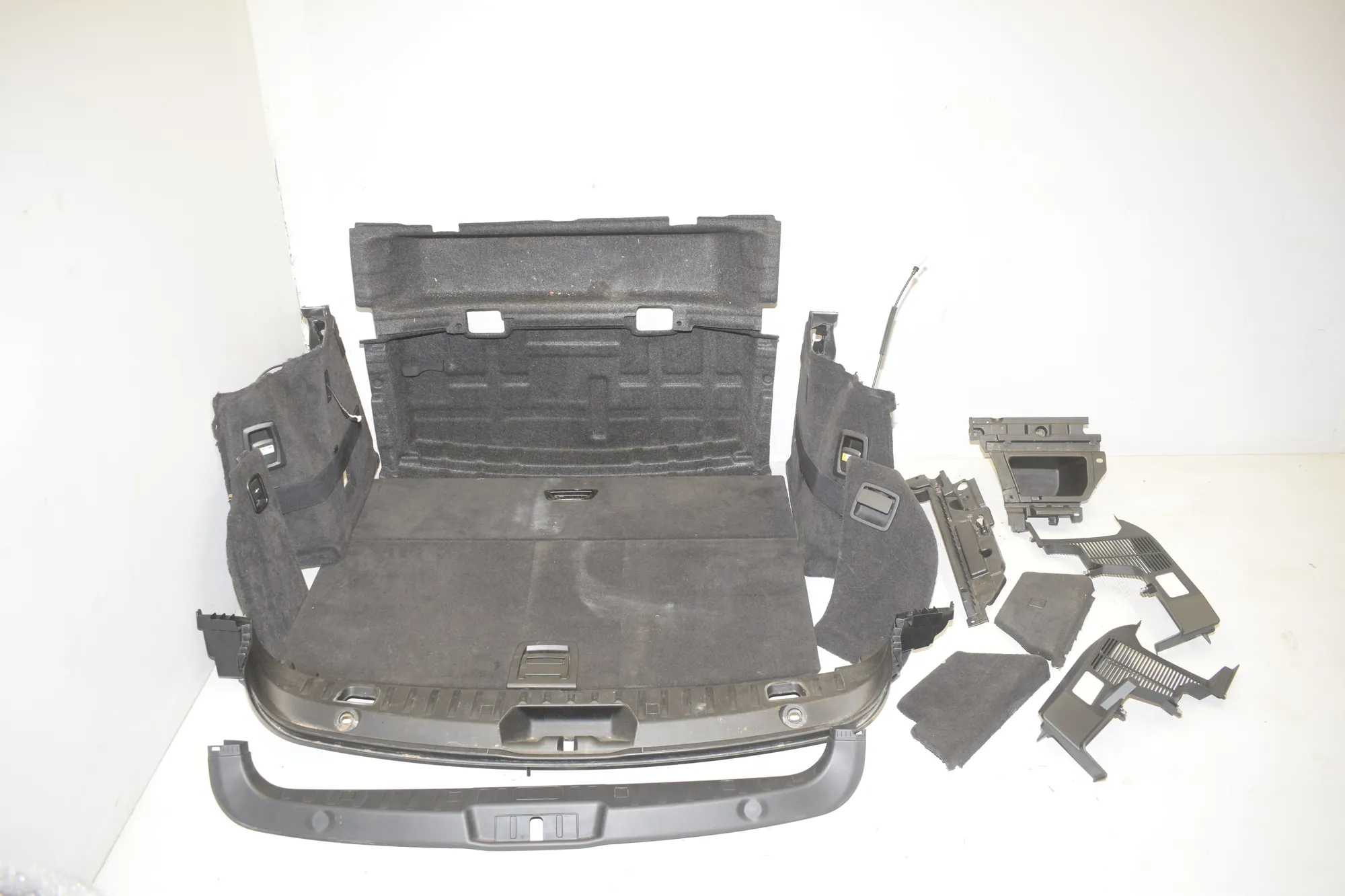 Trunk Trim Kit – OEM 7342887 · BMW 5 Gran Turismo (F07) 535 d xDrive 2014 – 3