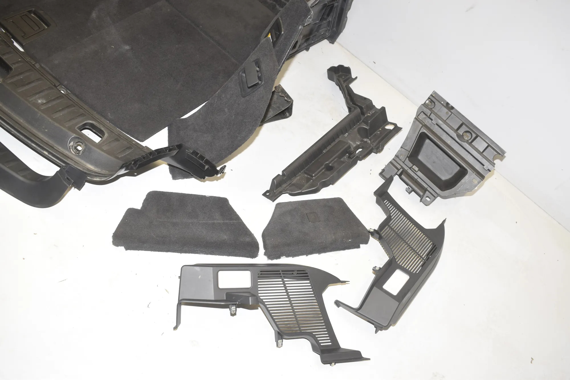 Trunk Trim Kit – OEM 7342887 · BMW 5 Gran Turismo (F07) 535 d xDrive 2014 – 5