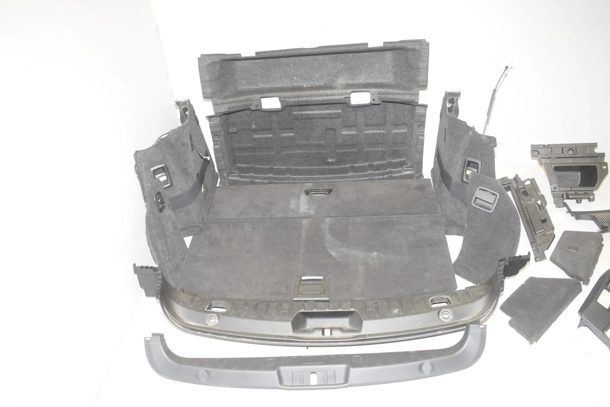 Trunk Trim Kit – OEM 7342887 · BMW 5 Gran Turismo (F07) 535 d xDrive 2014 – 4