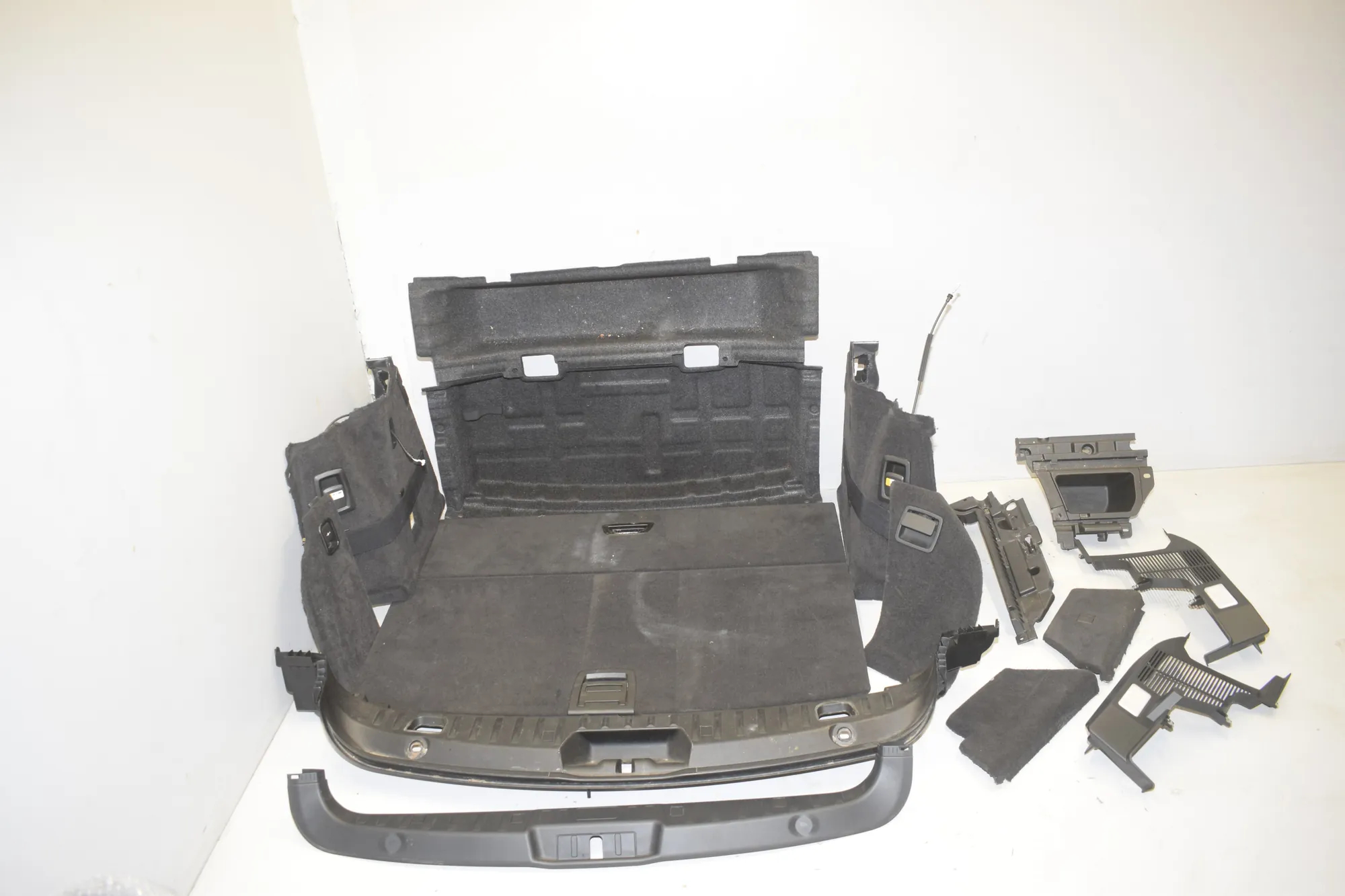 Trunk Trim Kit – OEM 7342887 · BMW 5 Gran Turismo (F07) 535 d xDrive 2014 – 6