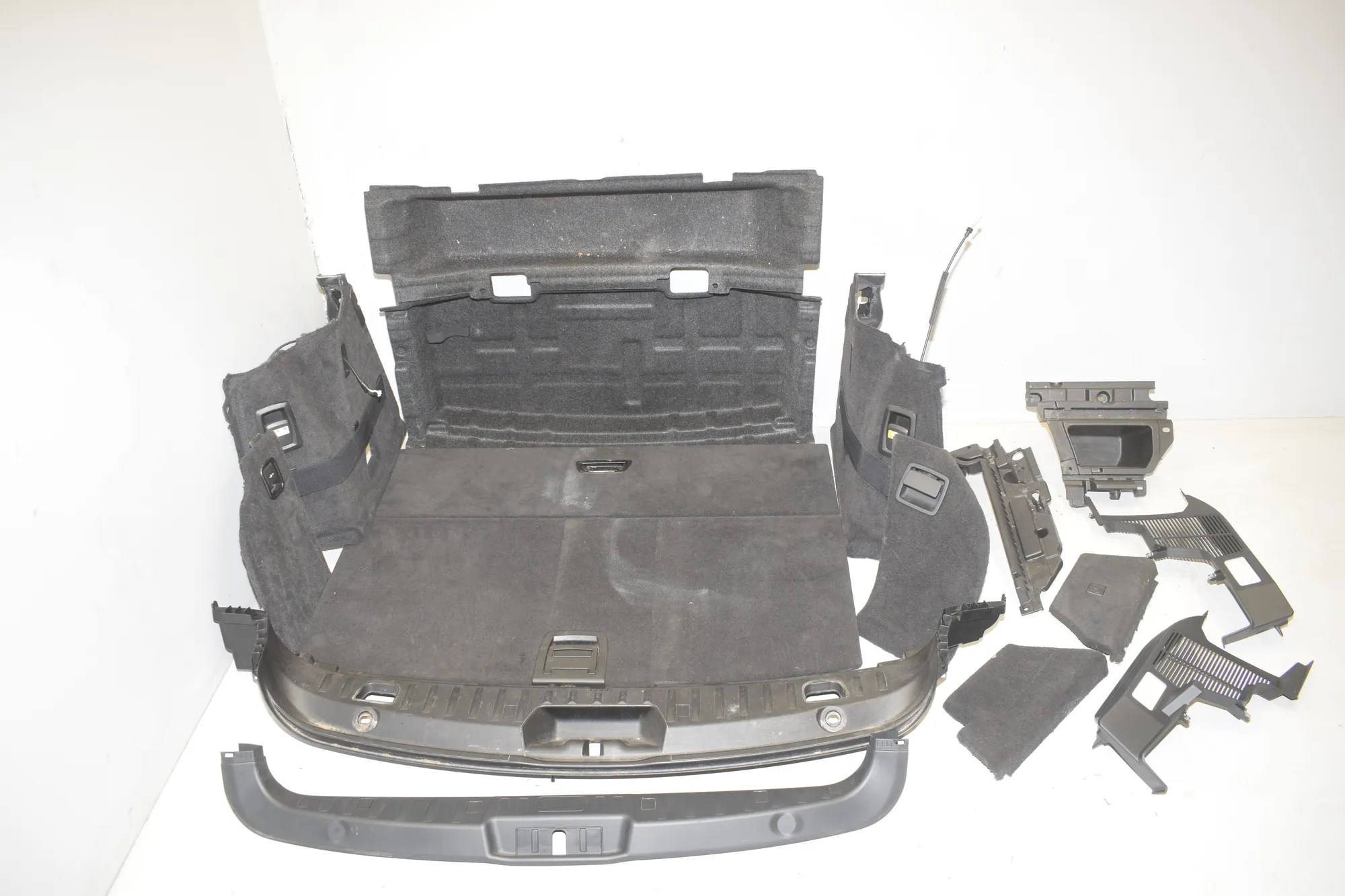 Trunk Trim Kit – OEM 7342887 · BMW 5 Gran Turismo (F07) 535 d xDrive 2014
