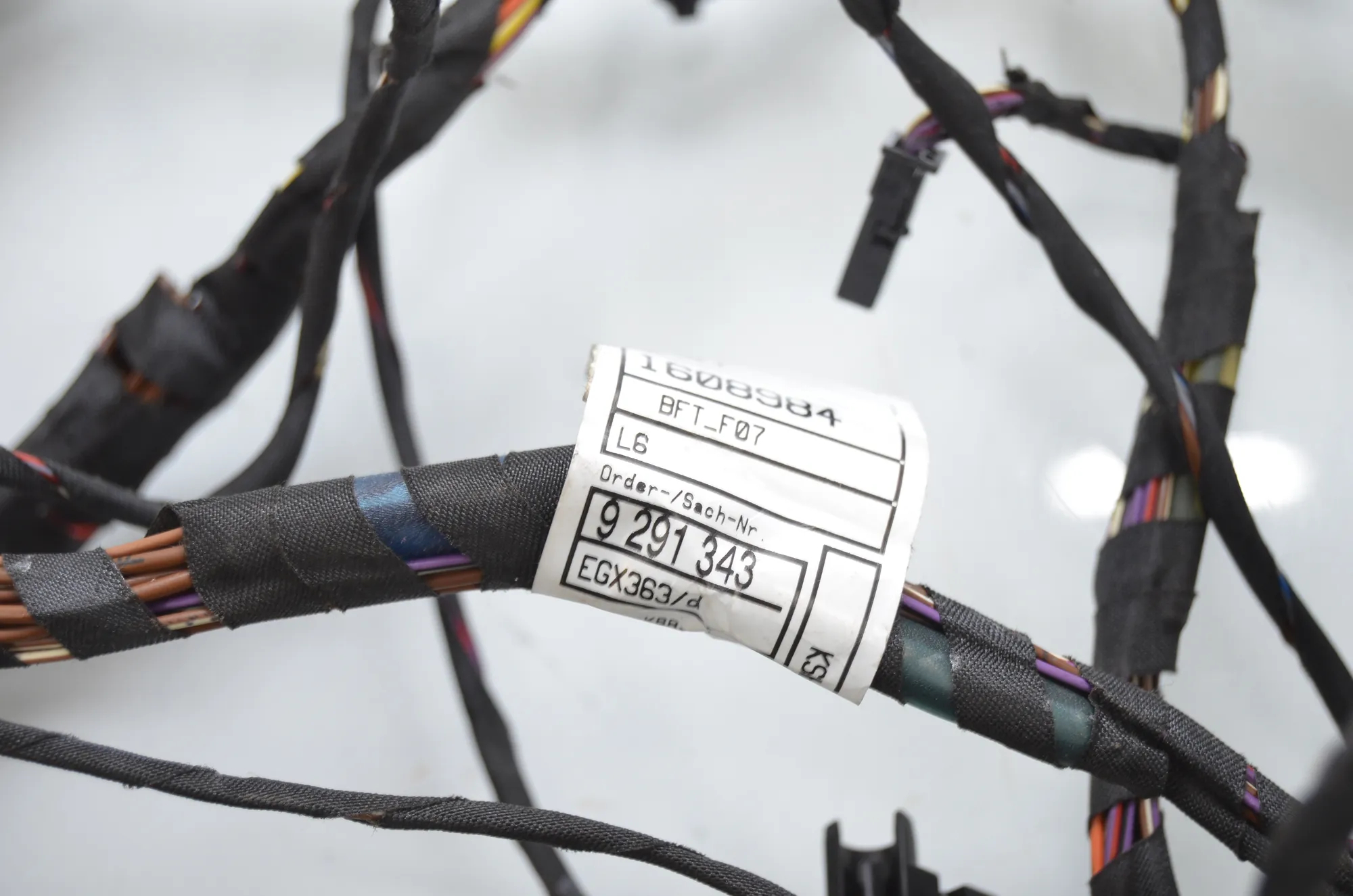 Front Right Door Wiring – OEM 9291358 · BMW 5 Gran Turismo (F07) 535 d xDrive 2014 – 6