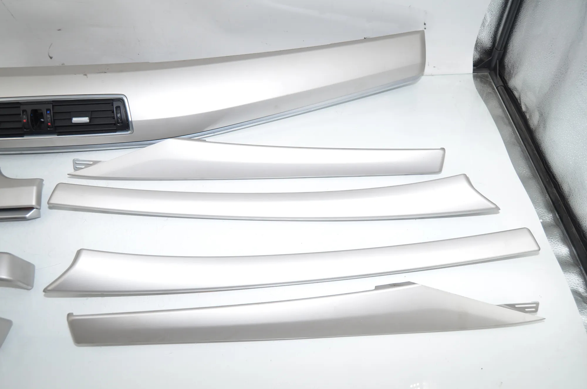 Interior Trim Strips Kit – OEM 9142166 · BMW 5 Gran Turismo (F07) 535 d xDrive 2014 – 4