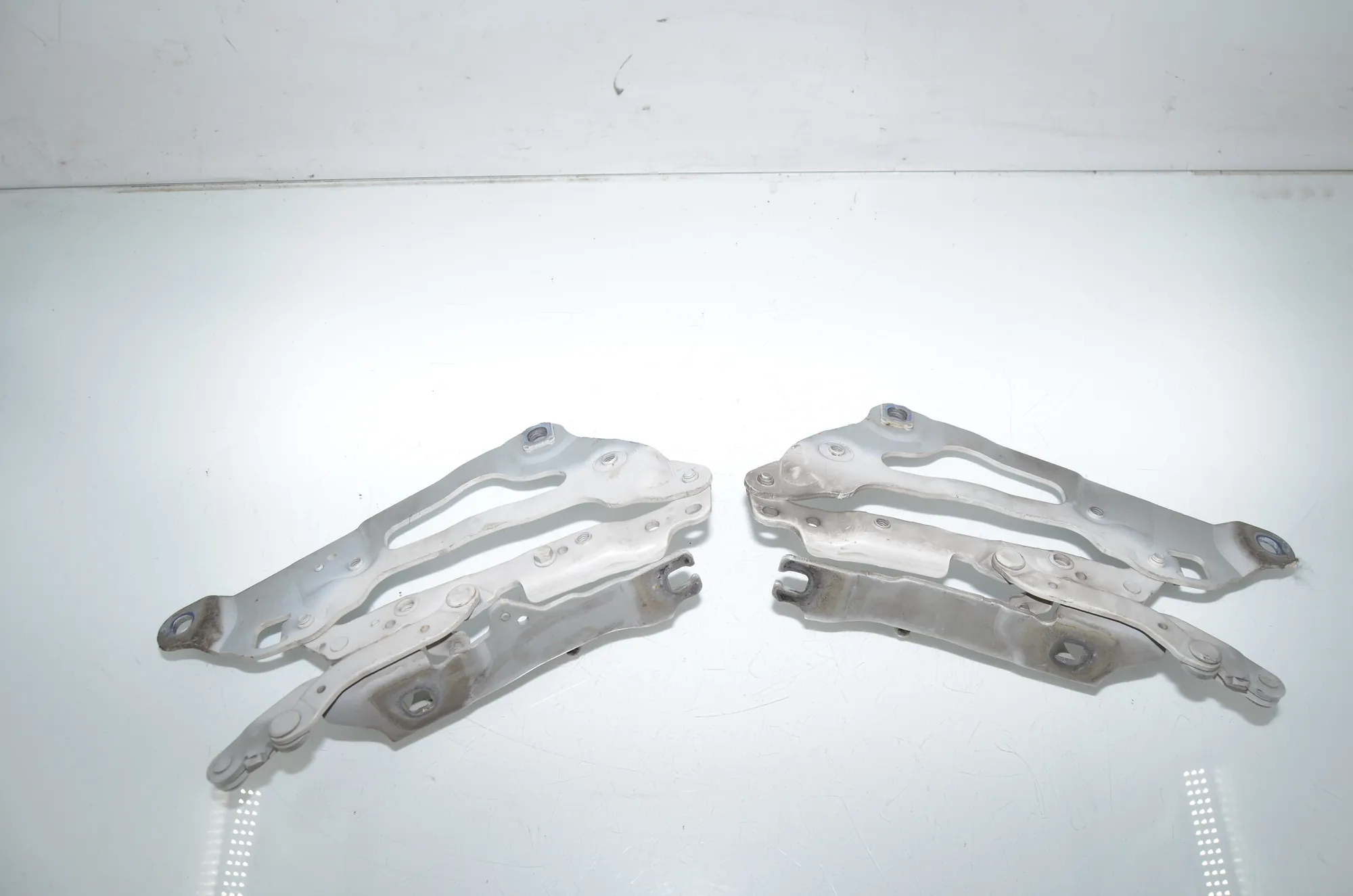 Bonnet Hood Hinge Set – OEM 7046323 · BMW 5 Gran Turismo (F07) 535 d xDrive 2014 – 3