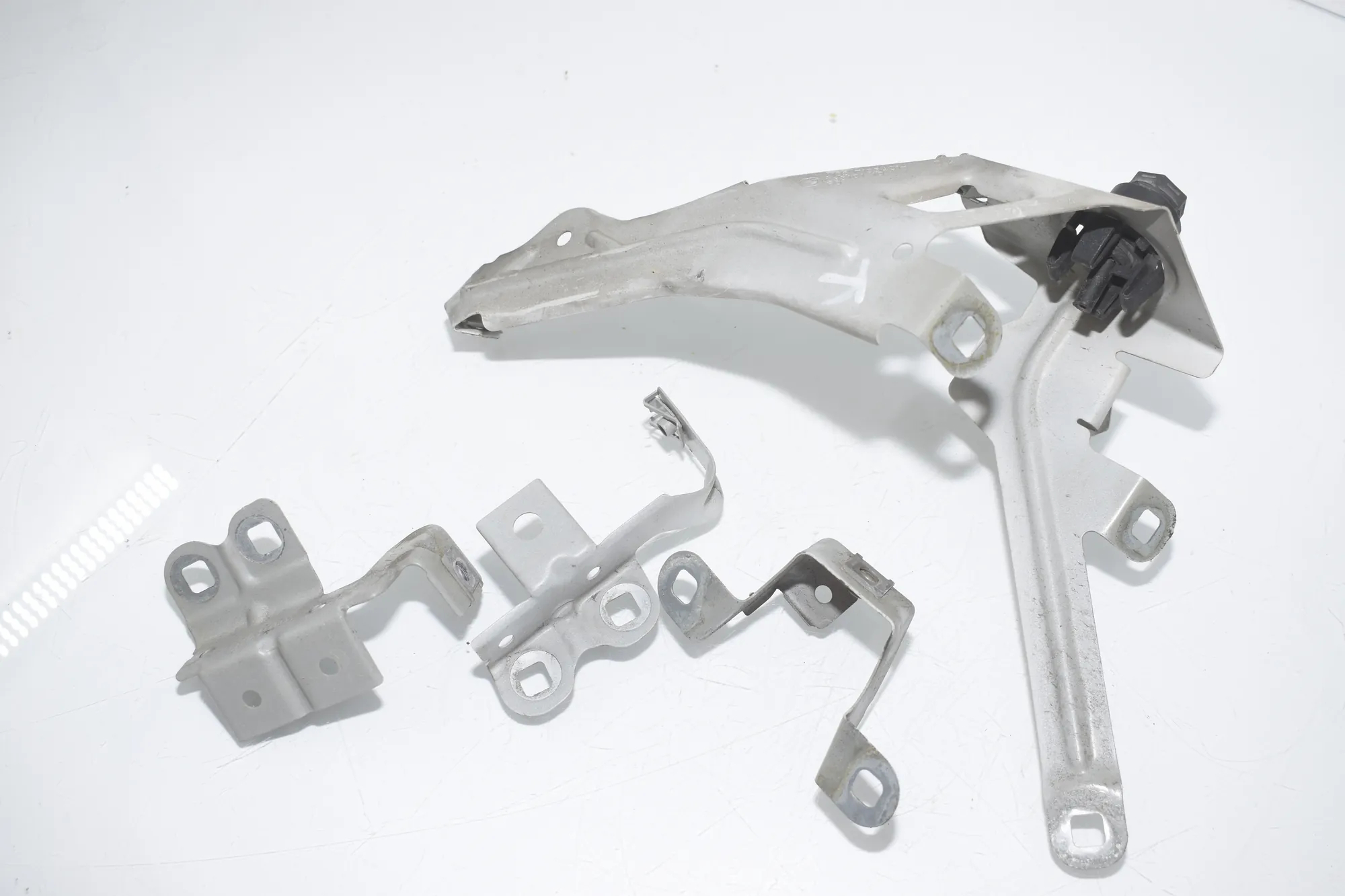 Front Left Fender Holder – OEM 7193421 · BMW 5 Gran Turismo (F07) 535 d xDrive 2014 – 2
