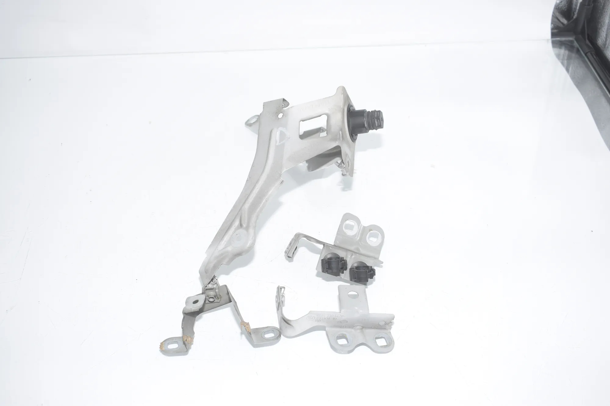 Front Right Fender Holder – OEM 7193422 · BMW 5 Gran Turismo (F07) 535 d xDrive 2014