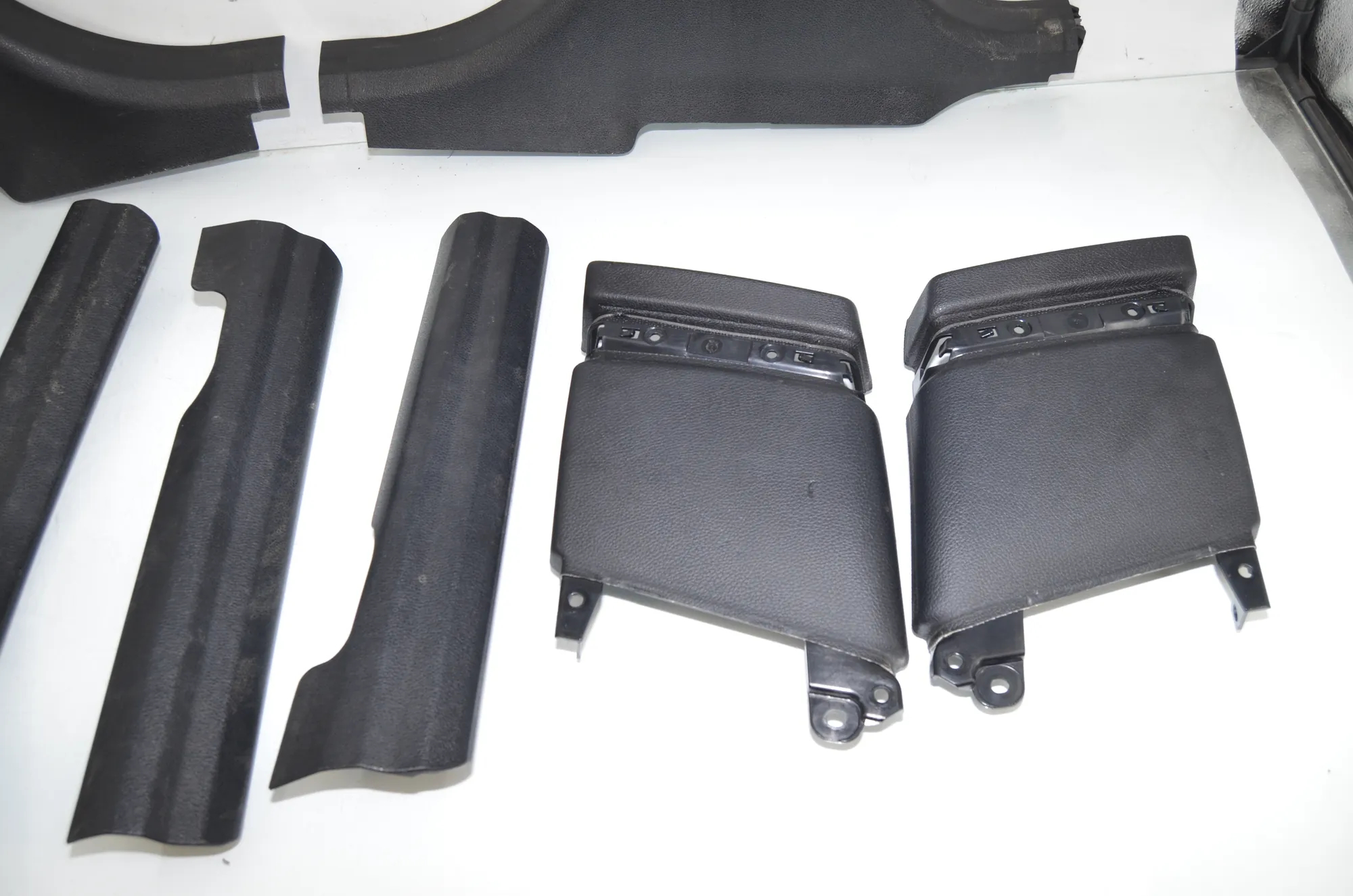 Front Left Interior Step Trim – OEM 9138941 · BMW 5 Gran Turismo (F07) 535 d xDrive 2014 – 4