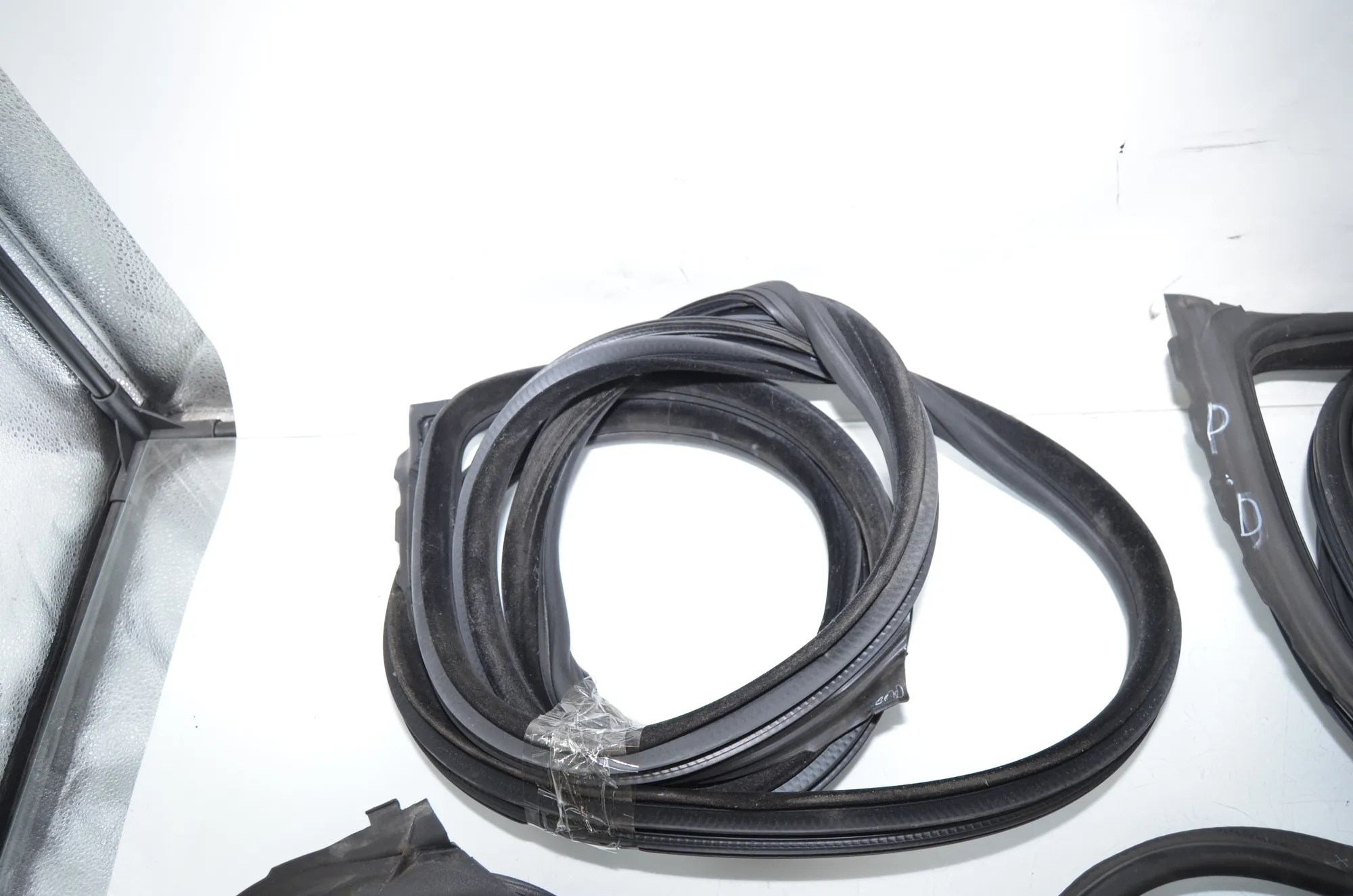 Front Right Door Seal Rubber – OEM 7226396 · BMW 5 Gran Turismo (F07) 535 d xDrive 2014 – 2