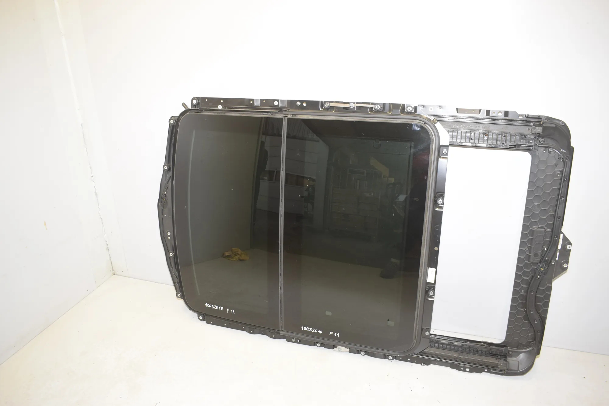 Sunroof – OEM 7237960 · BMW 5 Touring (F11) 530 d 2011 – 3