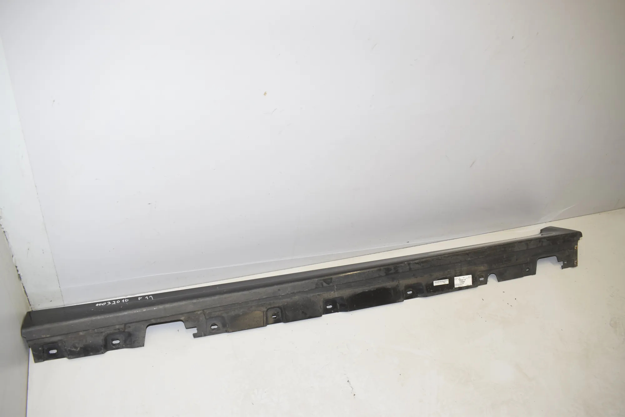 Left Side Sideskirt – OEM 7237081 · BMW 5 Touring (F11) 530 d 2011 – 2