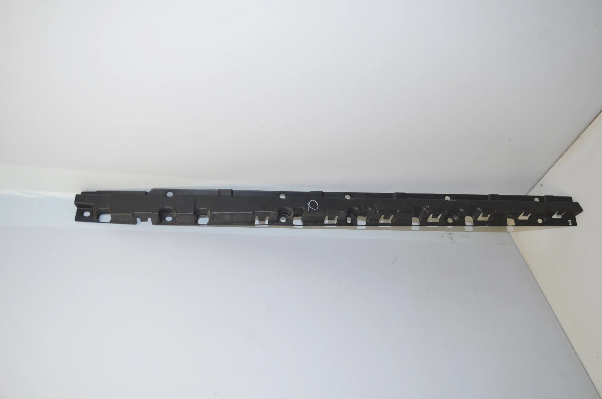 Sideskirt Bracket – OEM 7207195 · BMW X5 (E70) xDrive 40 d 2011 – 2