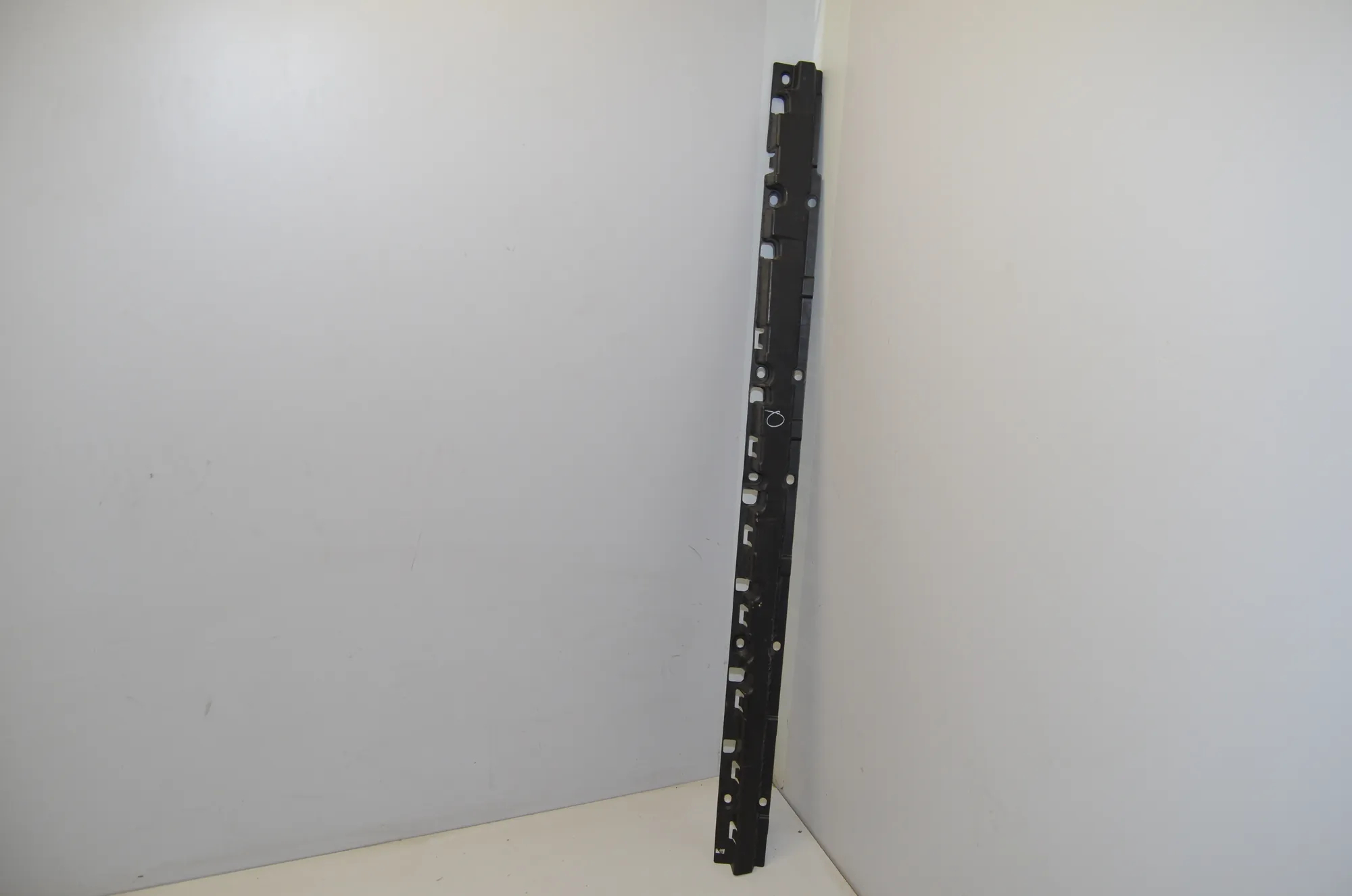 Sideskirt Bracket – OEM 7207195 · BMW X5 (E70) xDrive 40 d 2011