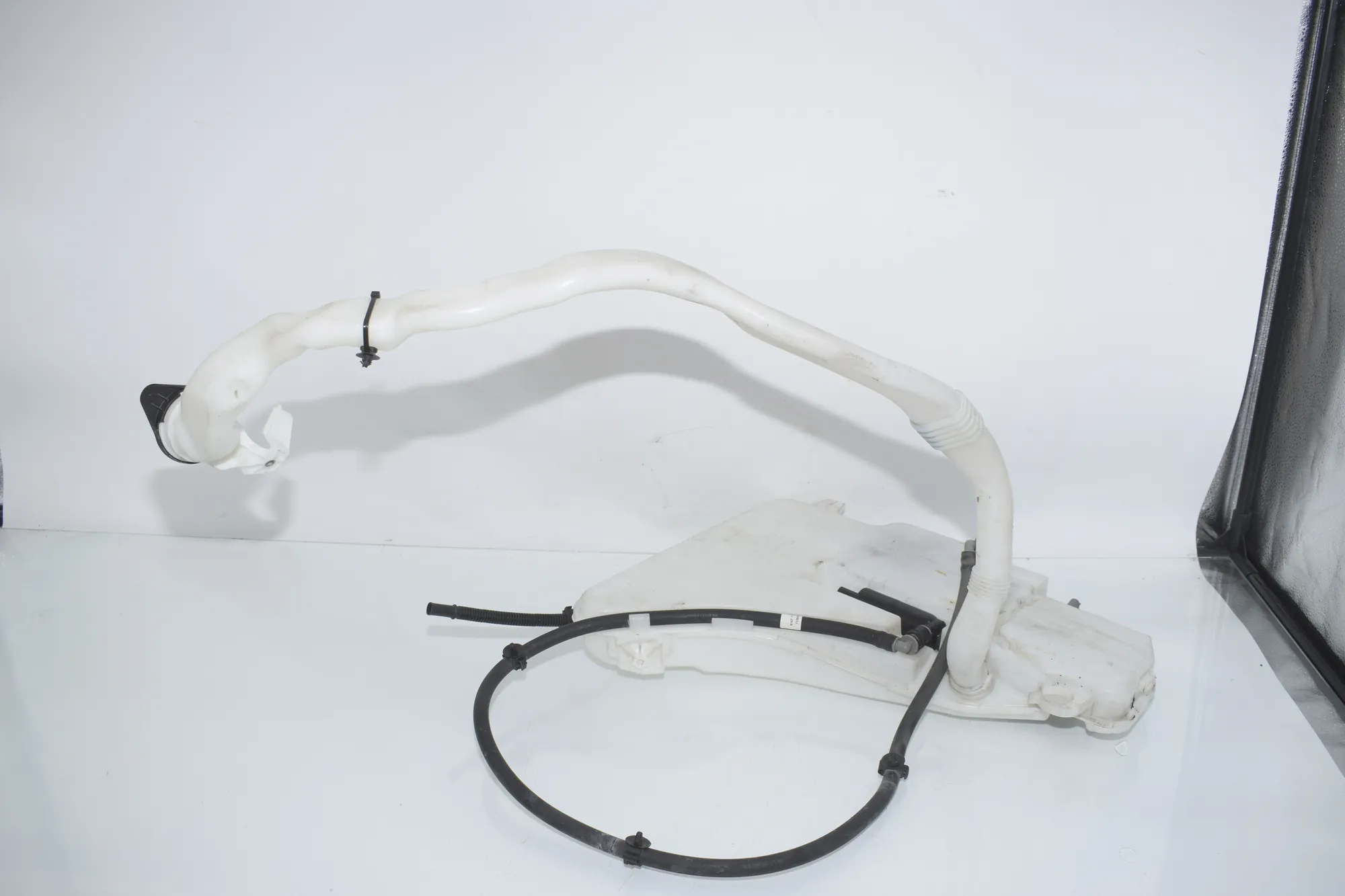 Window Washer Tank – OEM 7178745 · BMW 5 Gran Turismo (F07) 530 d xDrive 2010 – 2