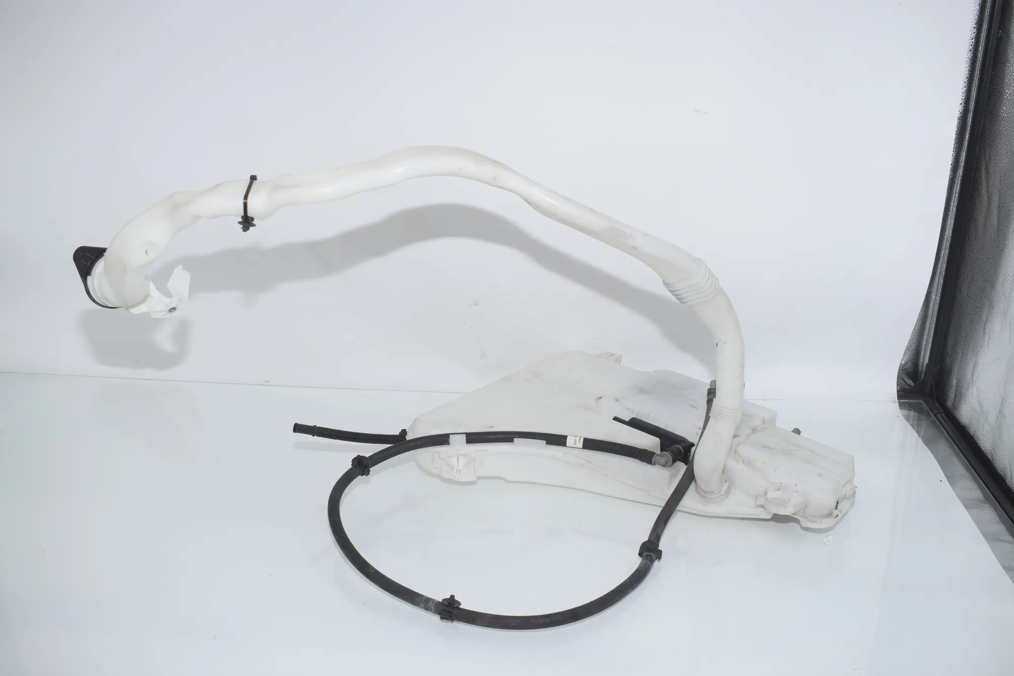 Window Washer Tank – OEM 7178745 · BMW 5 Gran Turismo (F07) 530 d xDrive 2010