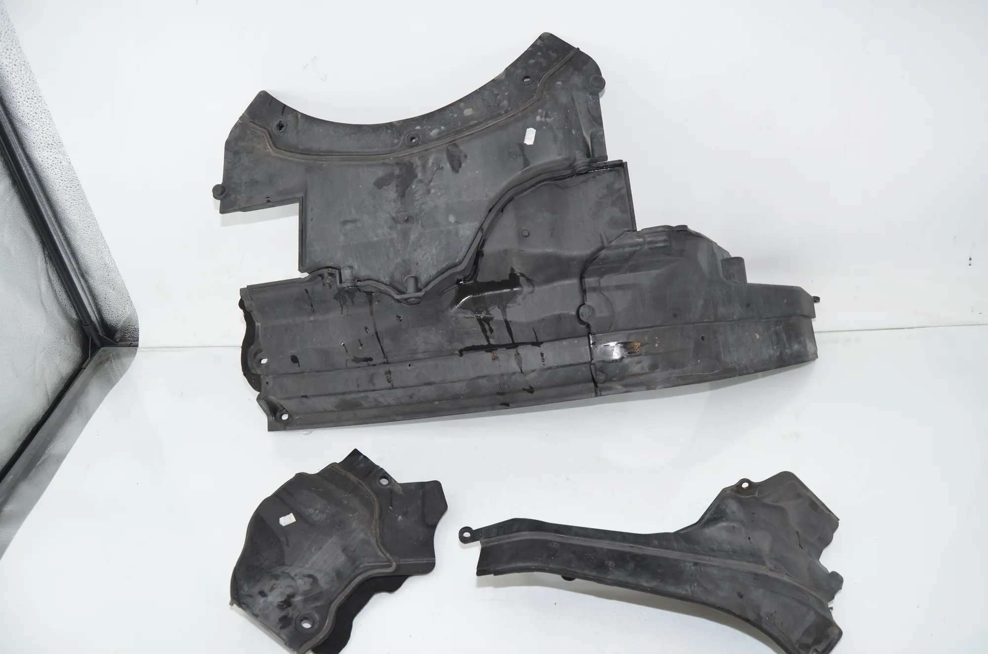 Other Engine Compartment Parts – OEM 7188421 · BMW 5 Gran Turismo (F07) 530 d xDrive 2010