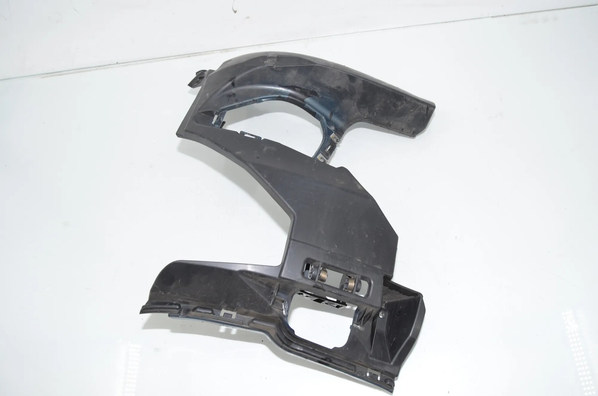 Front Left Bumper Bracket – OEM 7200757 · BMW 5 Gran Turismo (F07) 530 d xDrive 2010 – 2