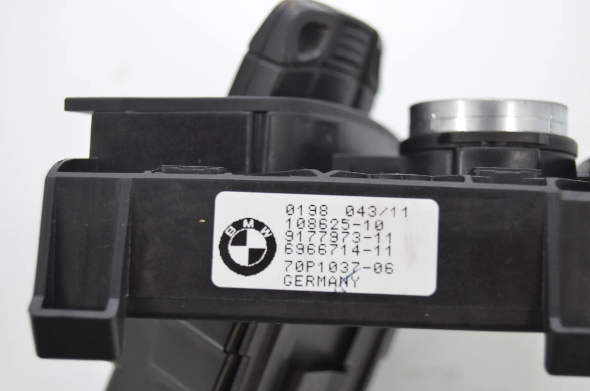 Engine Ignition ECU Set – OEM 8510841 · BMW X5 (E70) xDrive 40 d 2011 – 10