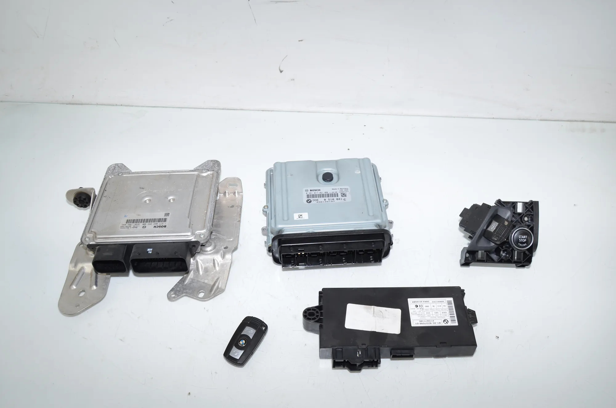 Engine Ignition ECU Set – OEM 8510841 · BMW X5 (E70) xDrive 40 d 2011