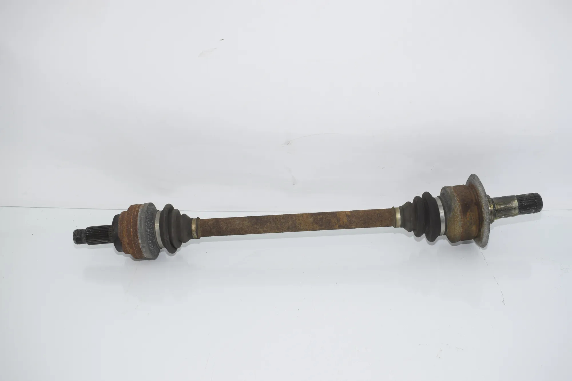 Rear Left Driveshaft – OEM 7566075 · BMW 5 Gran Turismo (F07) 530 d xDrive 2010 – 3