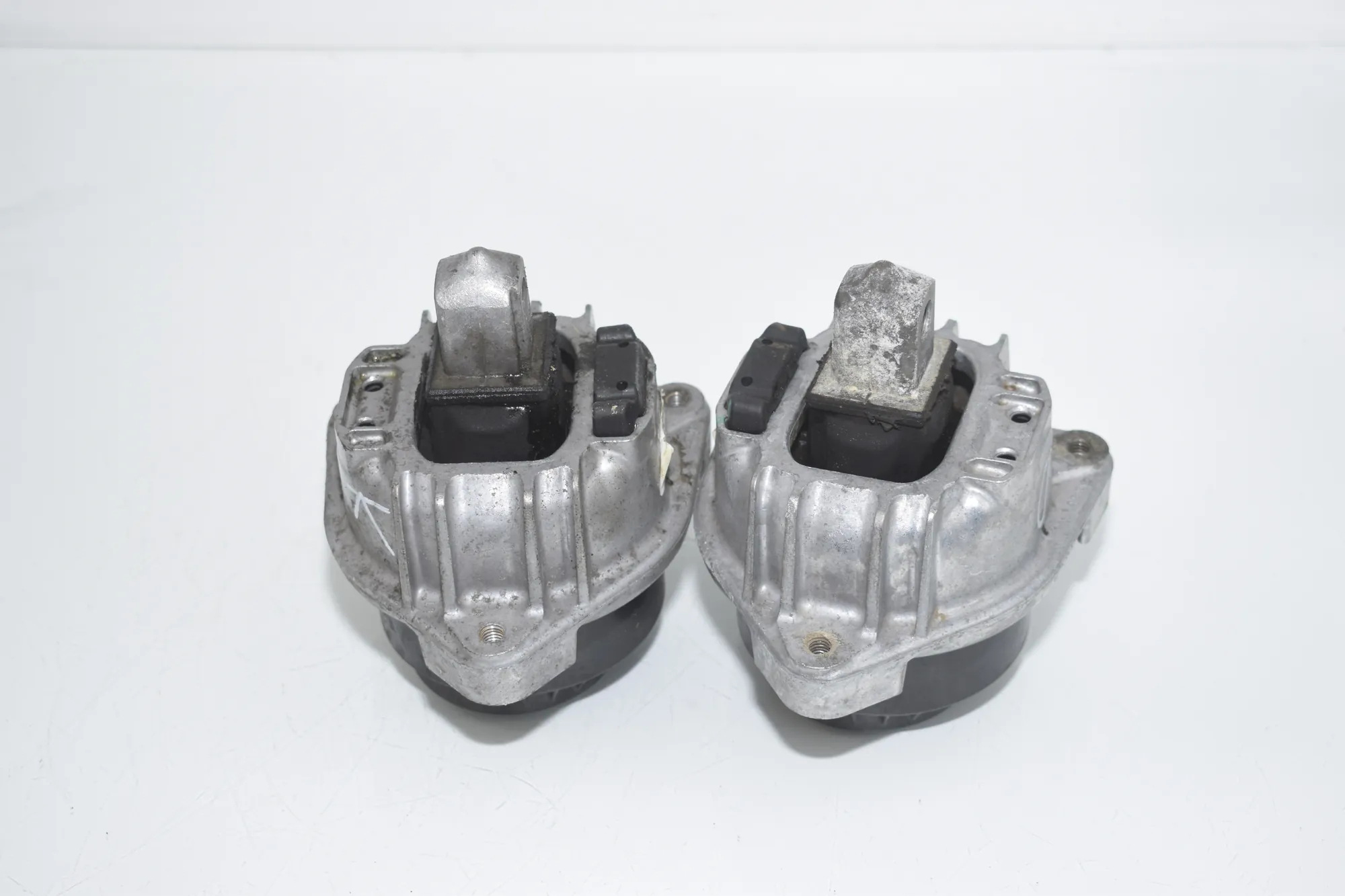 Right Side Engine Mount – OEM 6777382 · BMW 5 Gran Turismo (F07) 530 d xDrive 2010 – 2