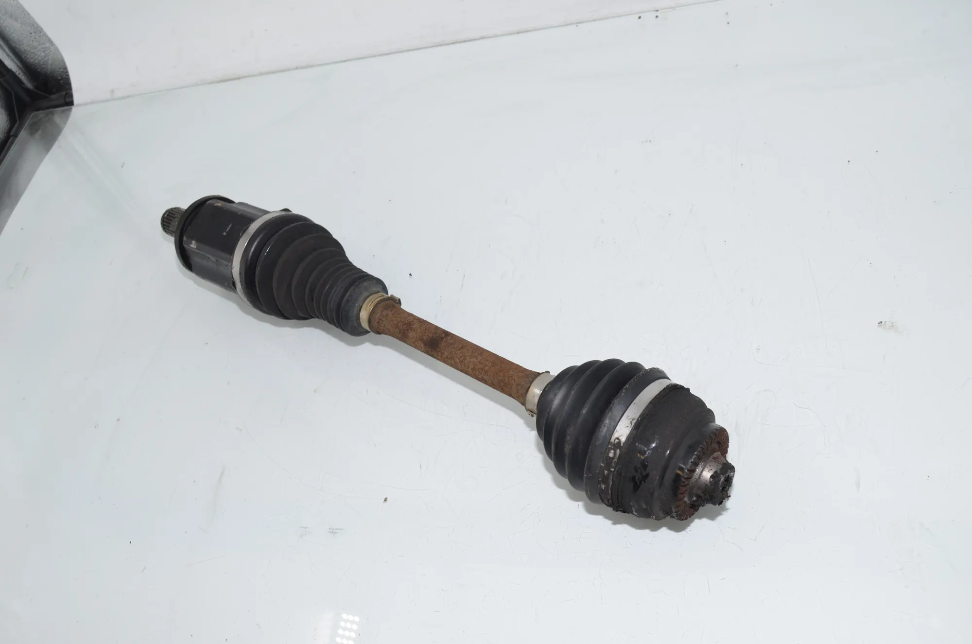Front Left Driveshaft – OEM 7606027 · BMW 5 Gran Turismo (F07) 530 d xDrive 2010 – 3