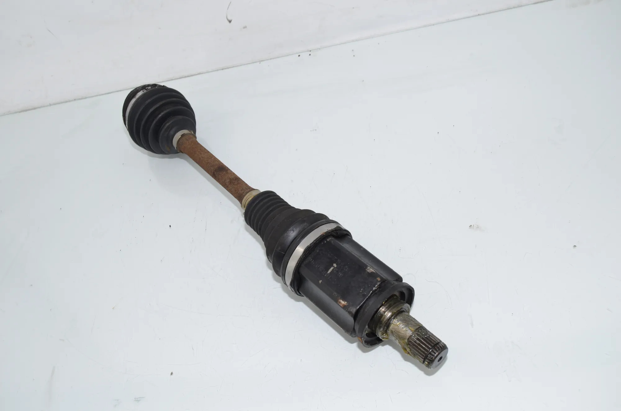 Front Left Driveshaft – OEM 7606027 · BMW 5 Gran Turismo (F07) 530 d xDrive 2010 – 2