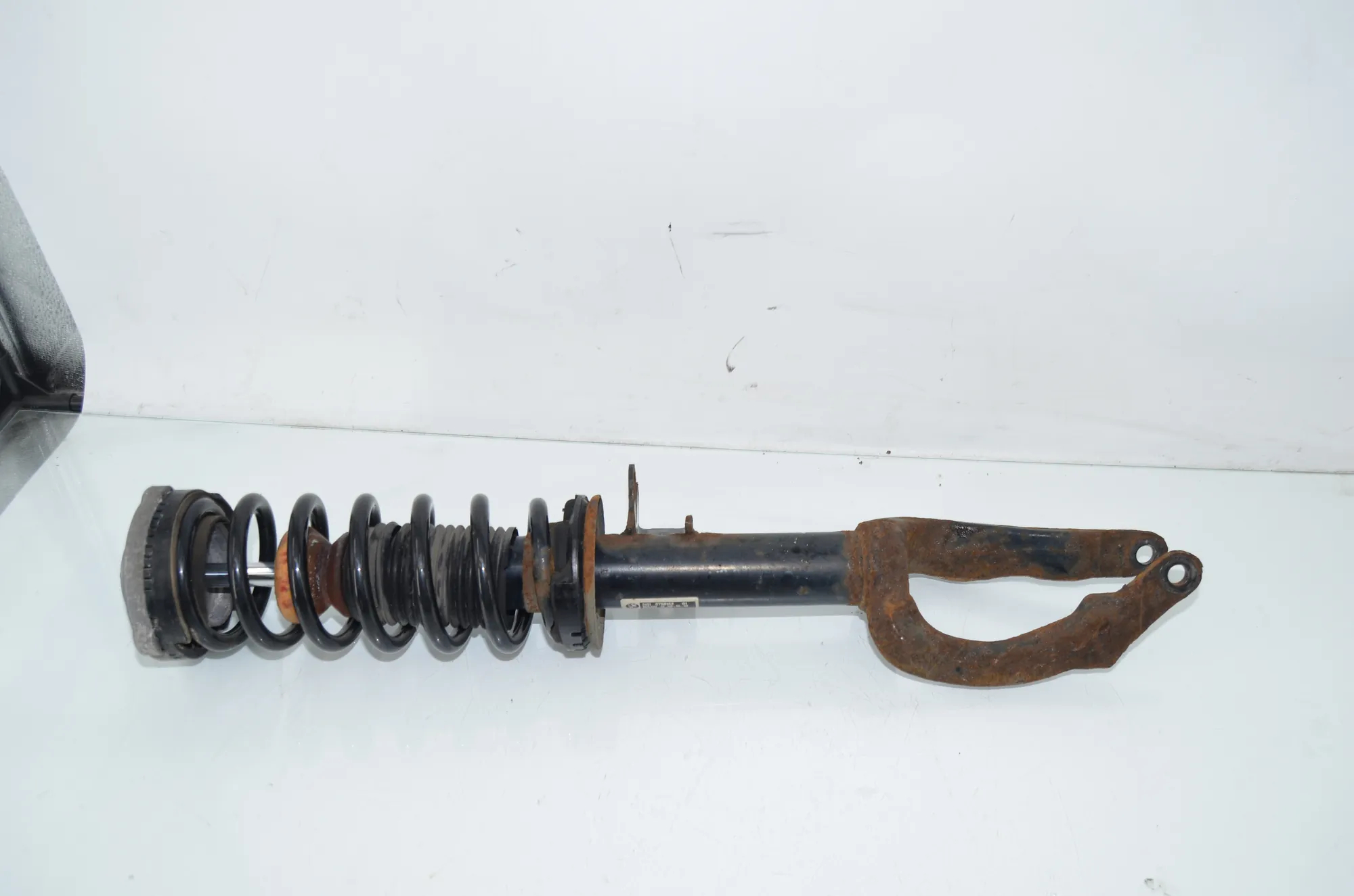 Front Right Shock Absorber – OEM 6798152 · BMW 5 Gran Turismo (F07) 530 d xDrive 2010 – 3