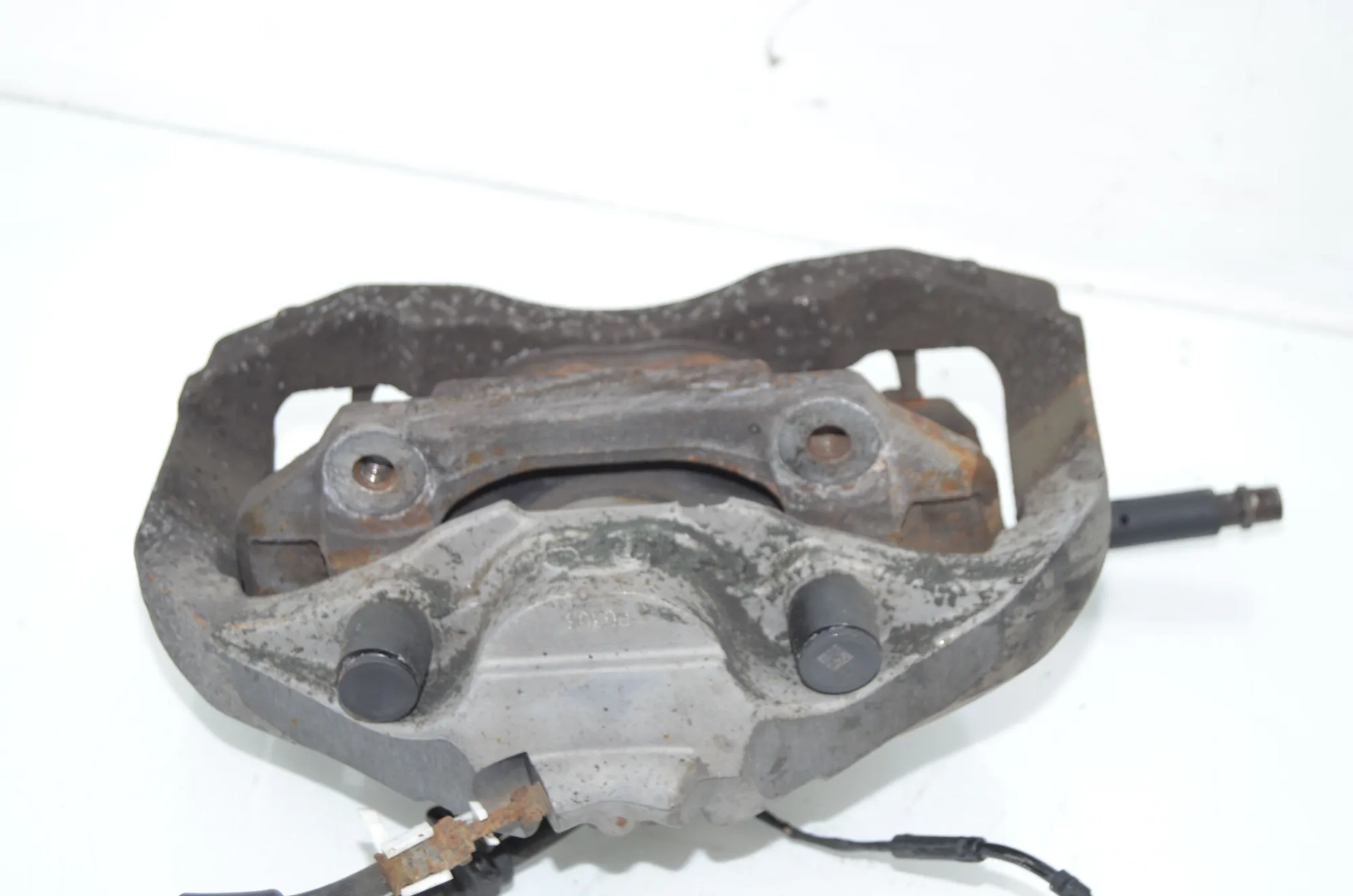 Front Left Brake Caliper – OEM 6786817 · BMW 5 Gran Turismo (F07) 530 d xDrive 2010 – 4