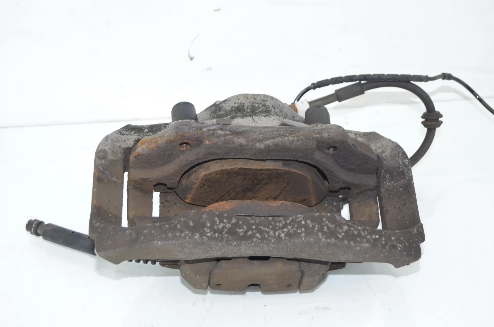 Front Left Brake Caliper – OEM 6786817 · BMW 5 Gran Turismo (F07) 530 d xDrive 2010 – 3