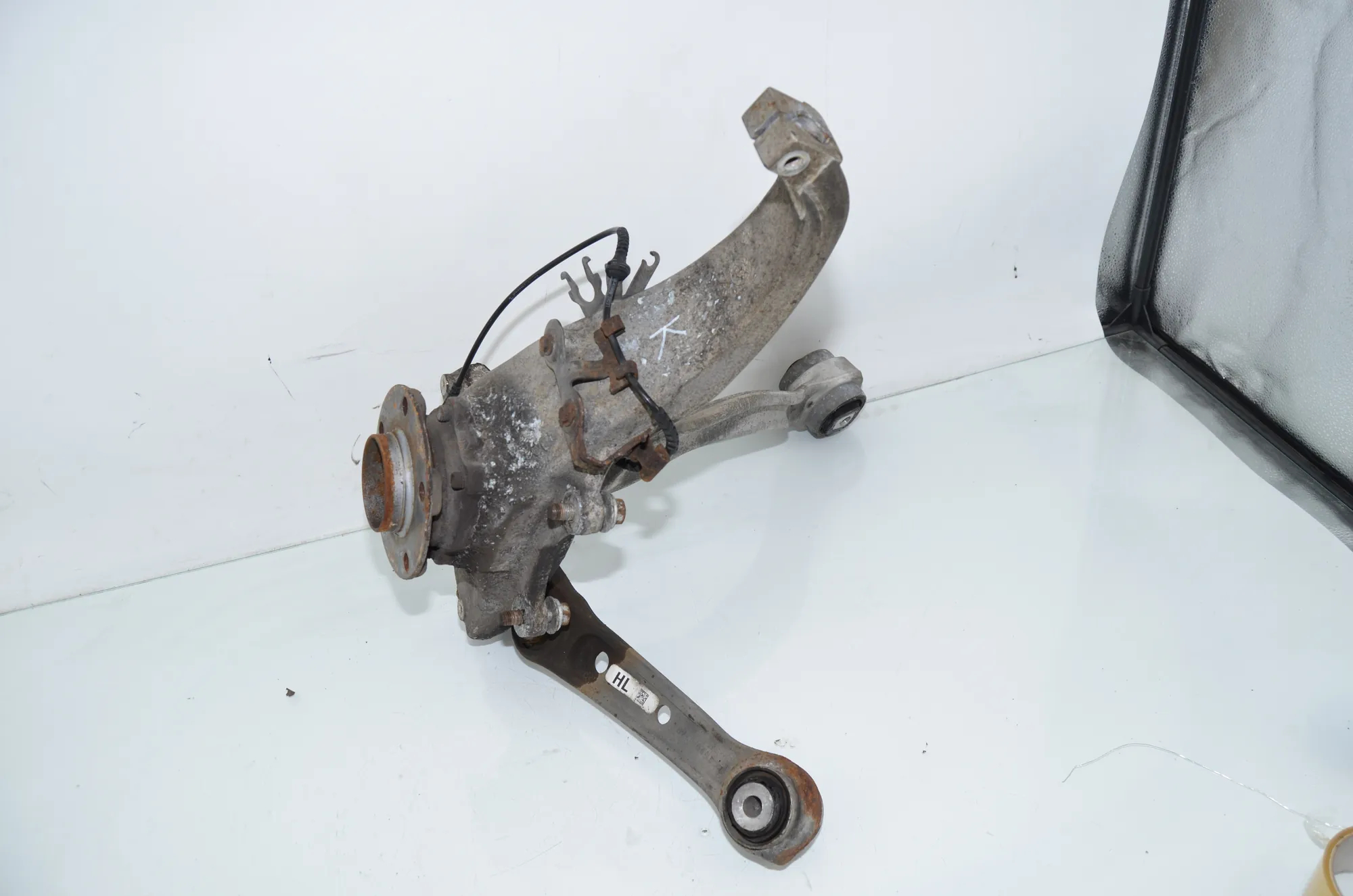Front Left Wheel Hub – OEM 6777749 · BMW 5 Gran Turismo (F07) 530 d xDrive 2010 – 4