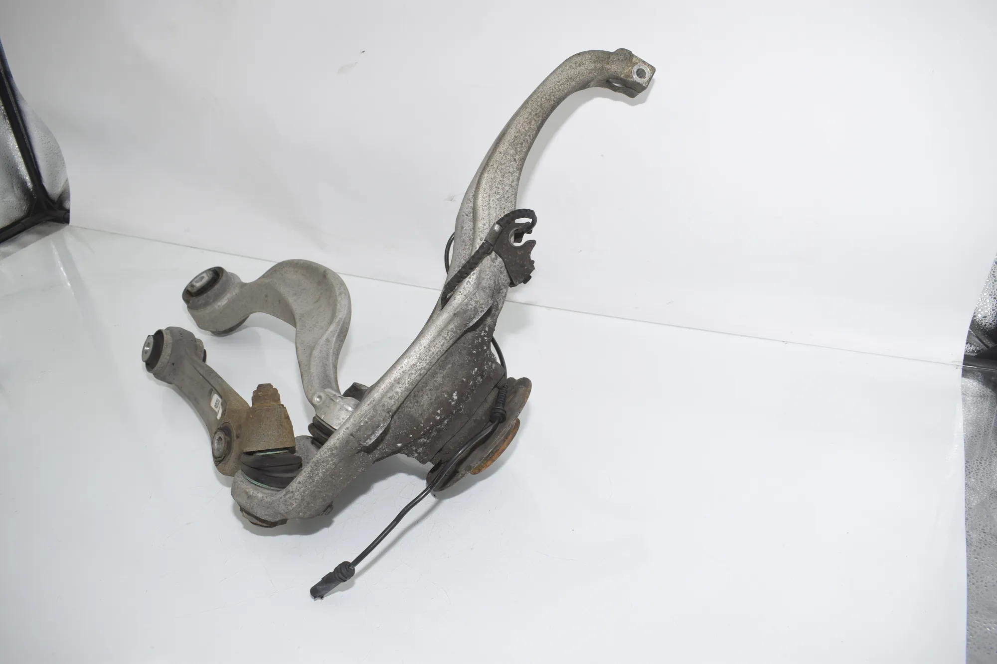 Front Right Wheel Hub – OEM 6777750 · BMW 5 Gran Turismo (F07) 530 d xDrive 2010 – 3