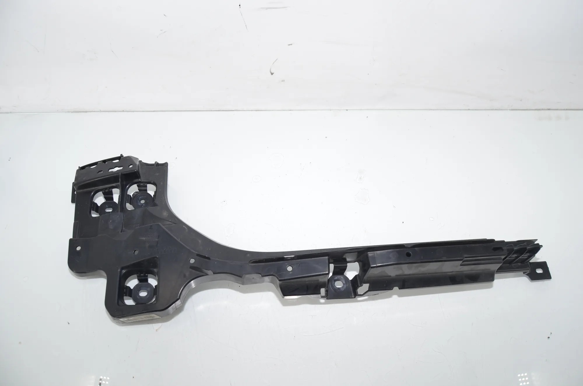 Rear Left Bumper Bracket – OEM 7469365 · BMW 3 Touring (G21) (2019 - -) 318 d 2021