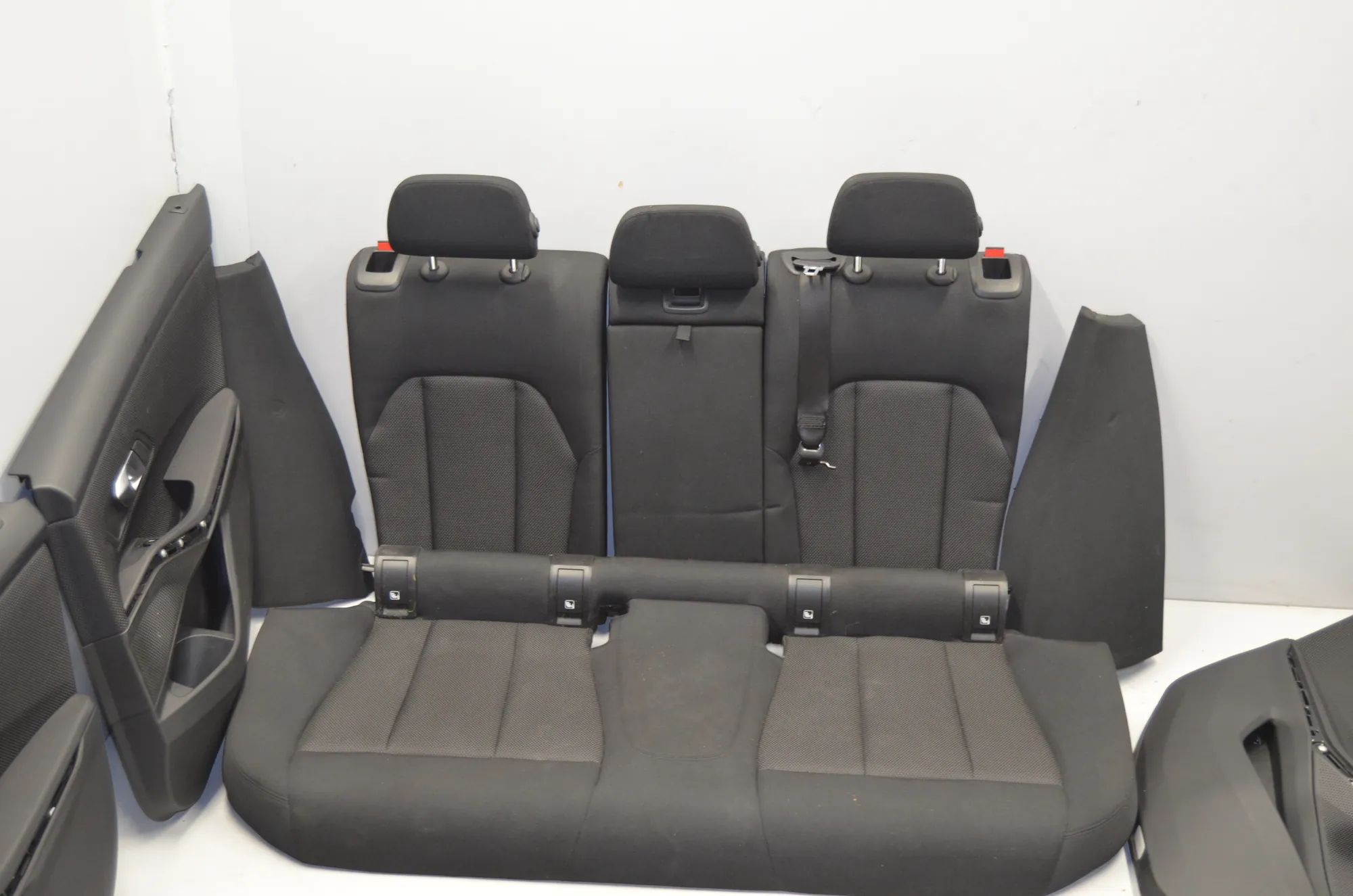 Seat set · BMW 3 Touring (G21) (2019 - -) 318 d 2021 – 9