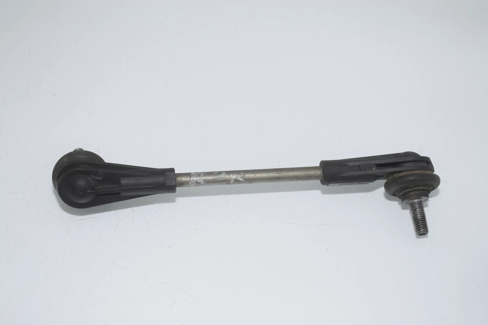 Front Right Stabilizer Link – OEM 6862858 · BMW i3 (I01) BMW i3 (I01) Hybrid 2018 – 3
