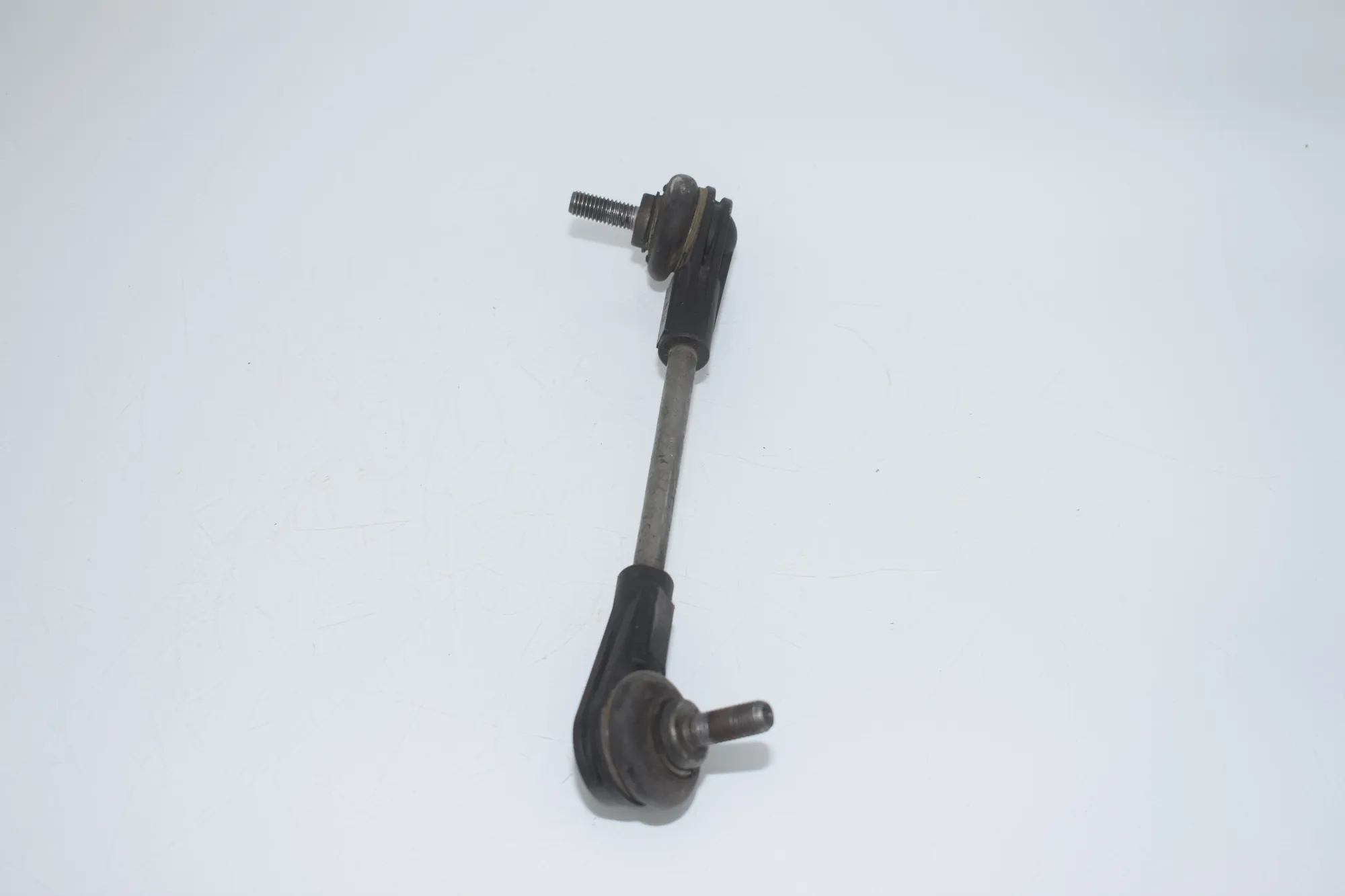 Front Right Stabilizer Link – OEM 6862858 · BMW i3 (I01) BMW i3 (I01) Hybrid 2018 – 2