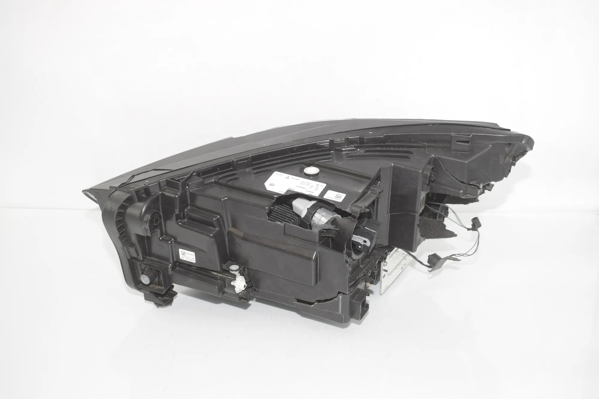 Front Right Headlight – OEM 5A9A228 · BMW X1 (U11) BMW X1 (U11) BMW X1 (U11) sDrive 18 i 2022 – 5