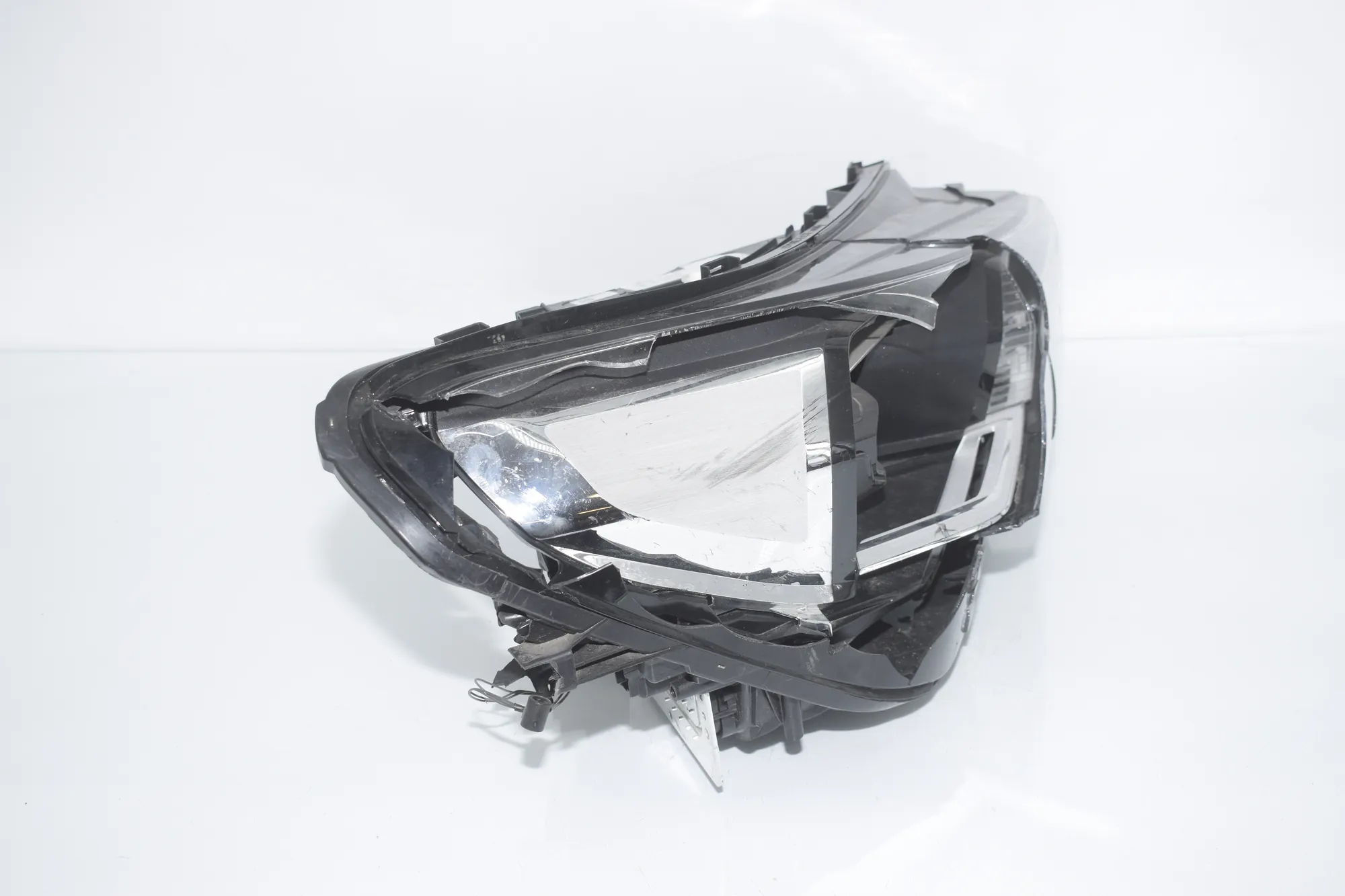 Front Right Headlight – OEM 5A9A228 · BMW X1 (U11) BMW X1 (U11) BMW X1 (U11) sDrive 18 i 2022 – 4